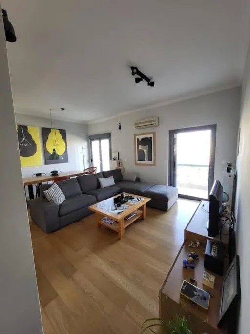 Two-Bedroom Apartment in Painters apartment