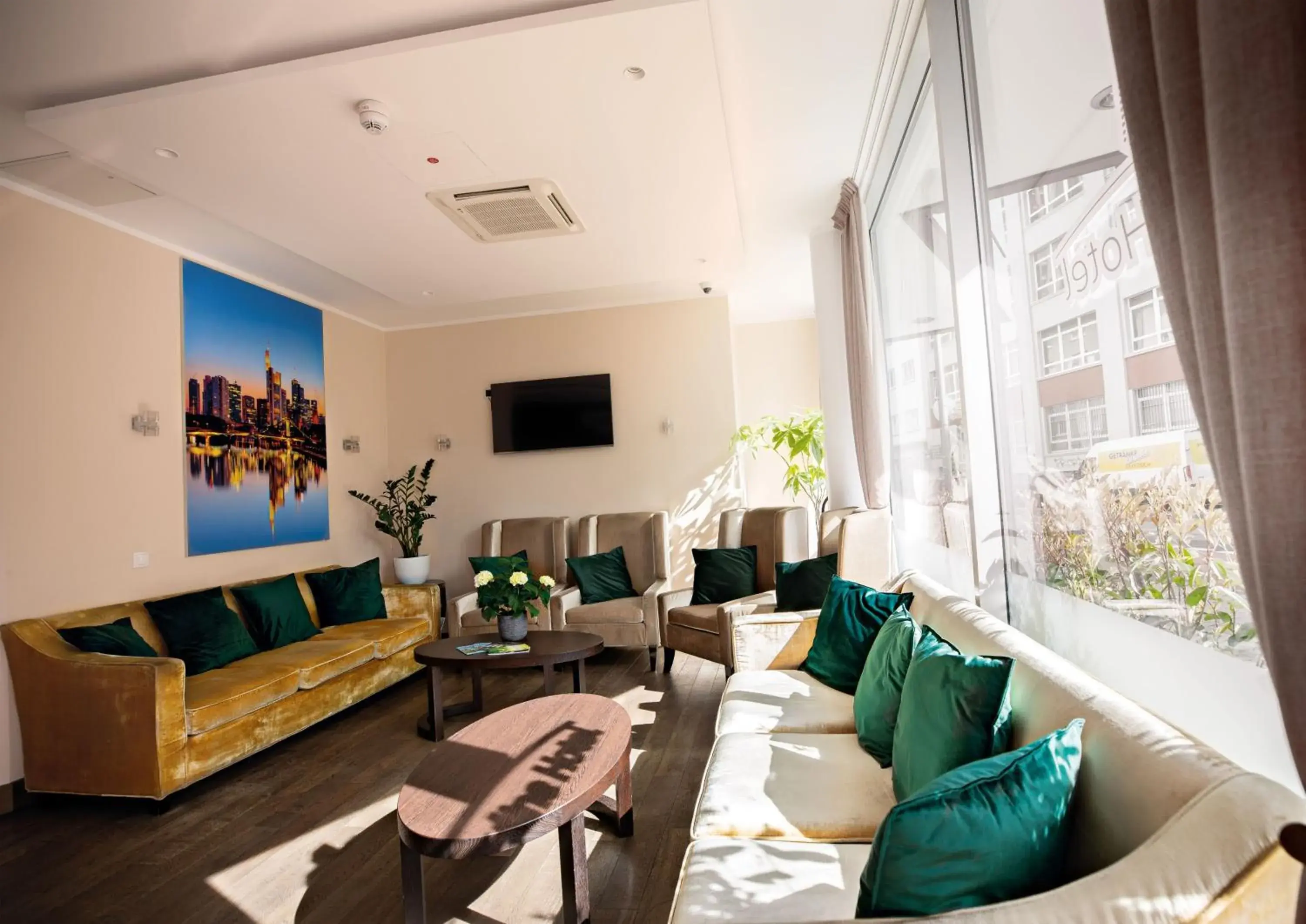 Lobby or reception in Skyline Hotel City Frankfurt Lobby or reception in Skyline Hotel City Frankfurt