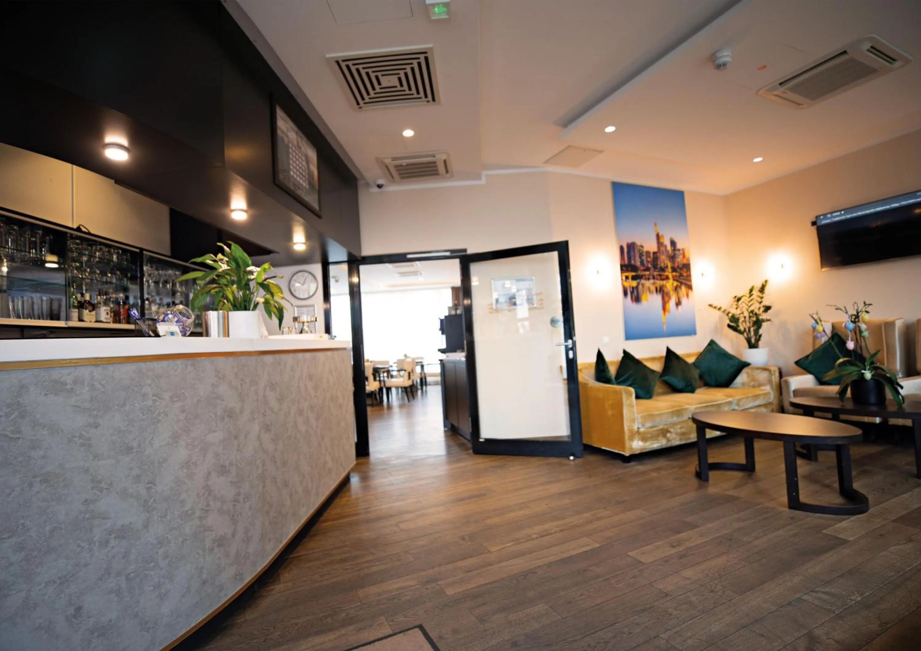 Lobby or reception in Skyline Hotel City Frankfurt