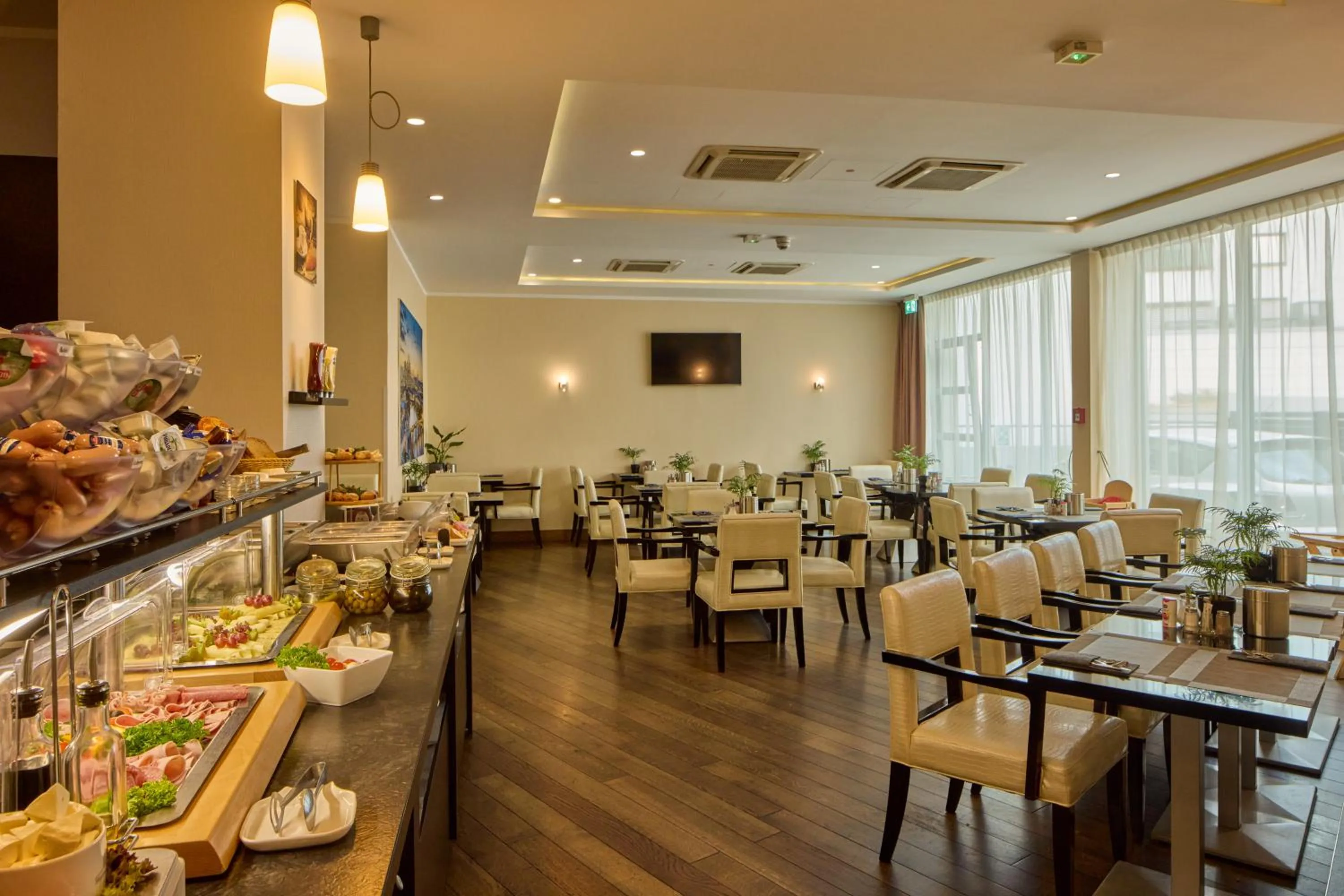 Breakfast in Skyline Hotel City Frankfurt