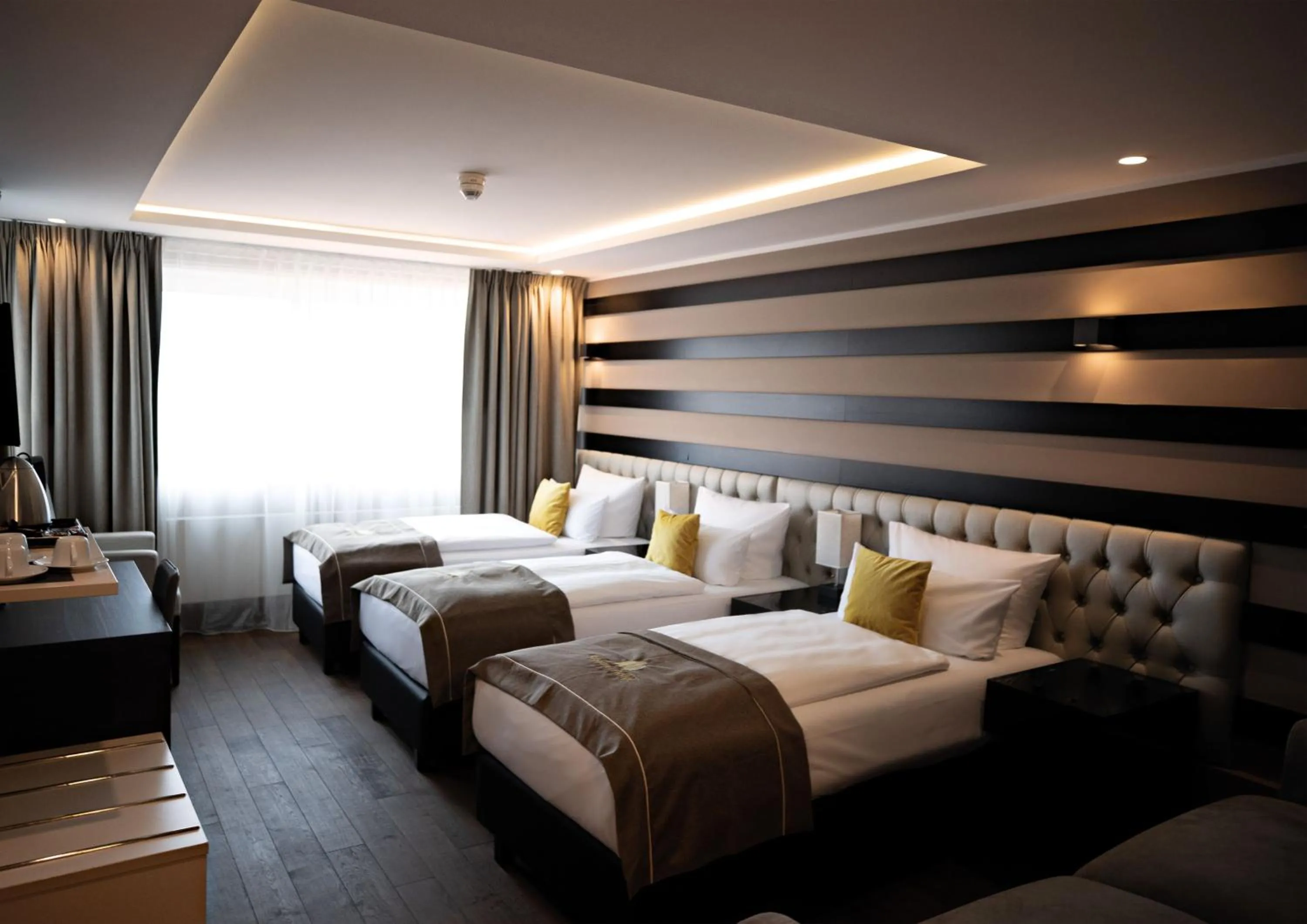 Bed in Skyline Hotel City Frankfurt