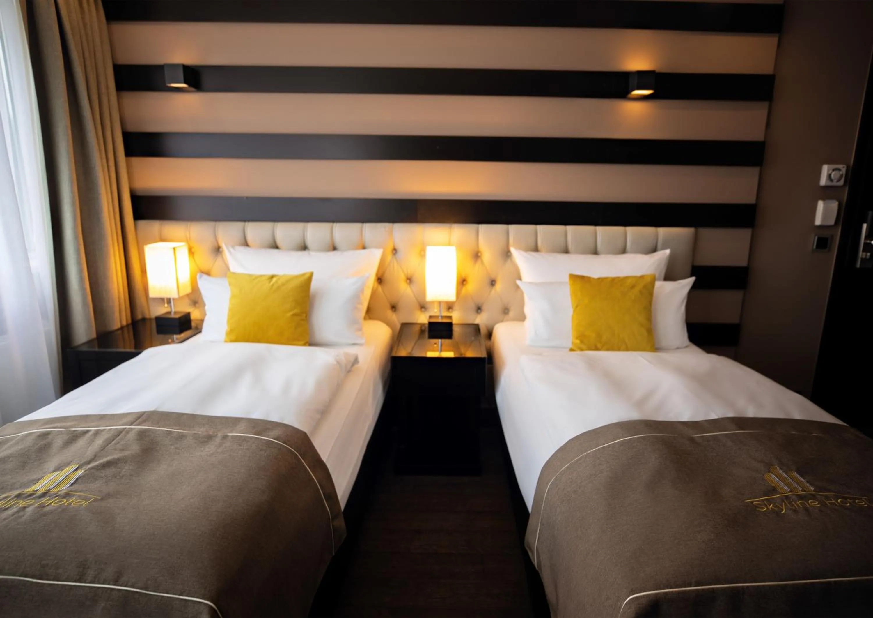 Photo of the whole room, Bed in Skyline Hotel City Frankfurt