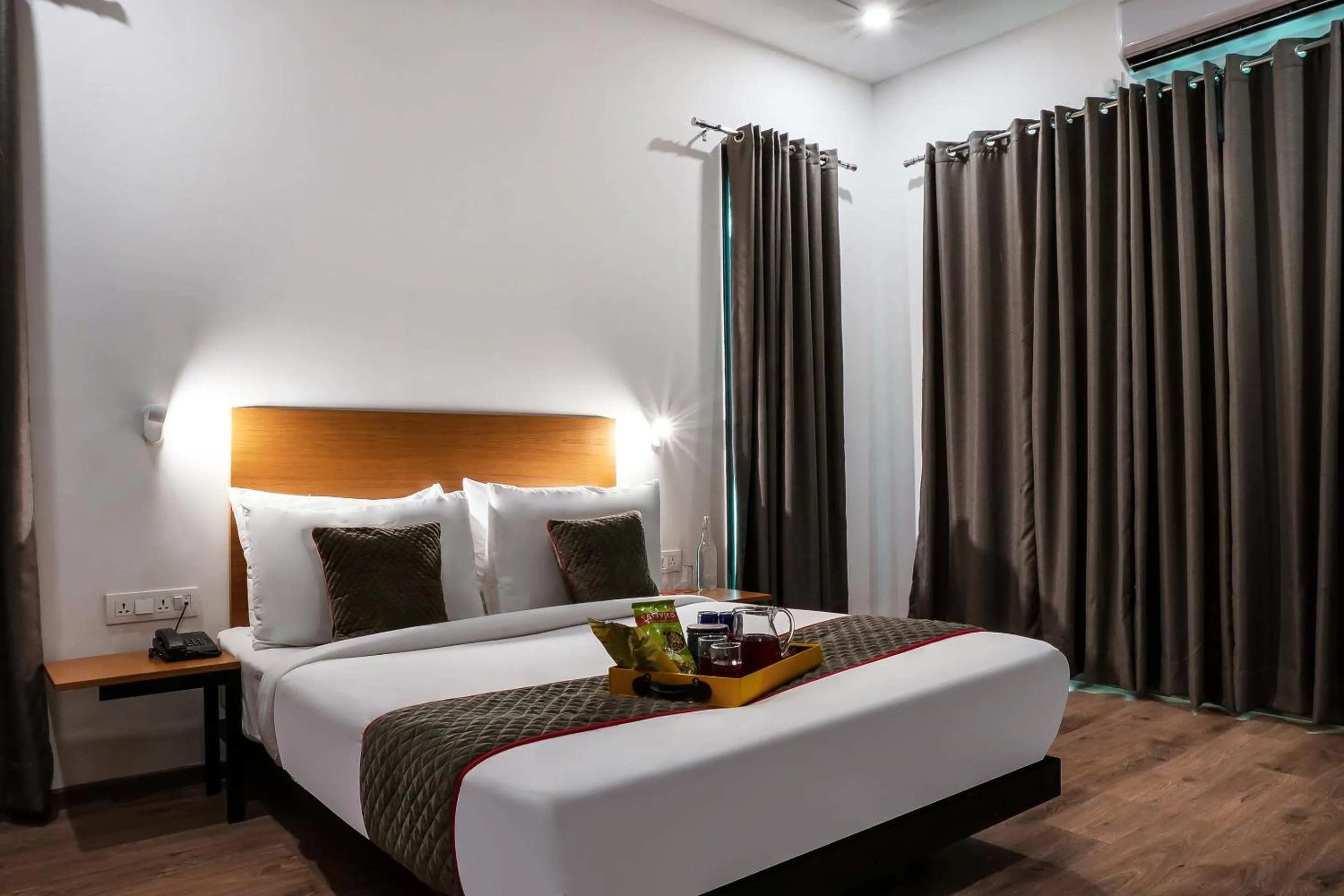 Bedroom, Bed in Super Townhouse Galleria Market Near Golf Course Road