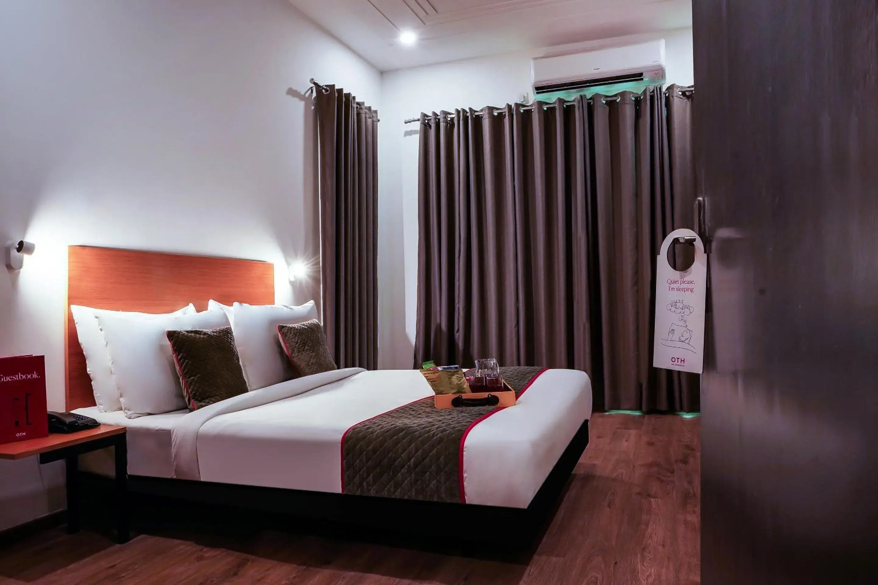 Bedroom, Bed in Super Townhouse Galleria Market Near Golf Course Road Bedroom, Bed in Super Townhouse Galleria Market Near Golf Course Road