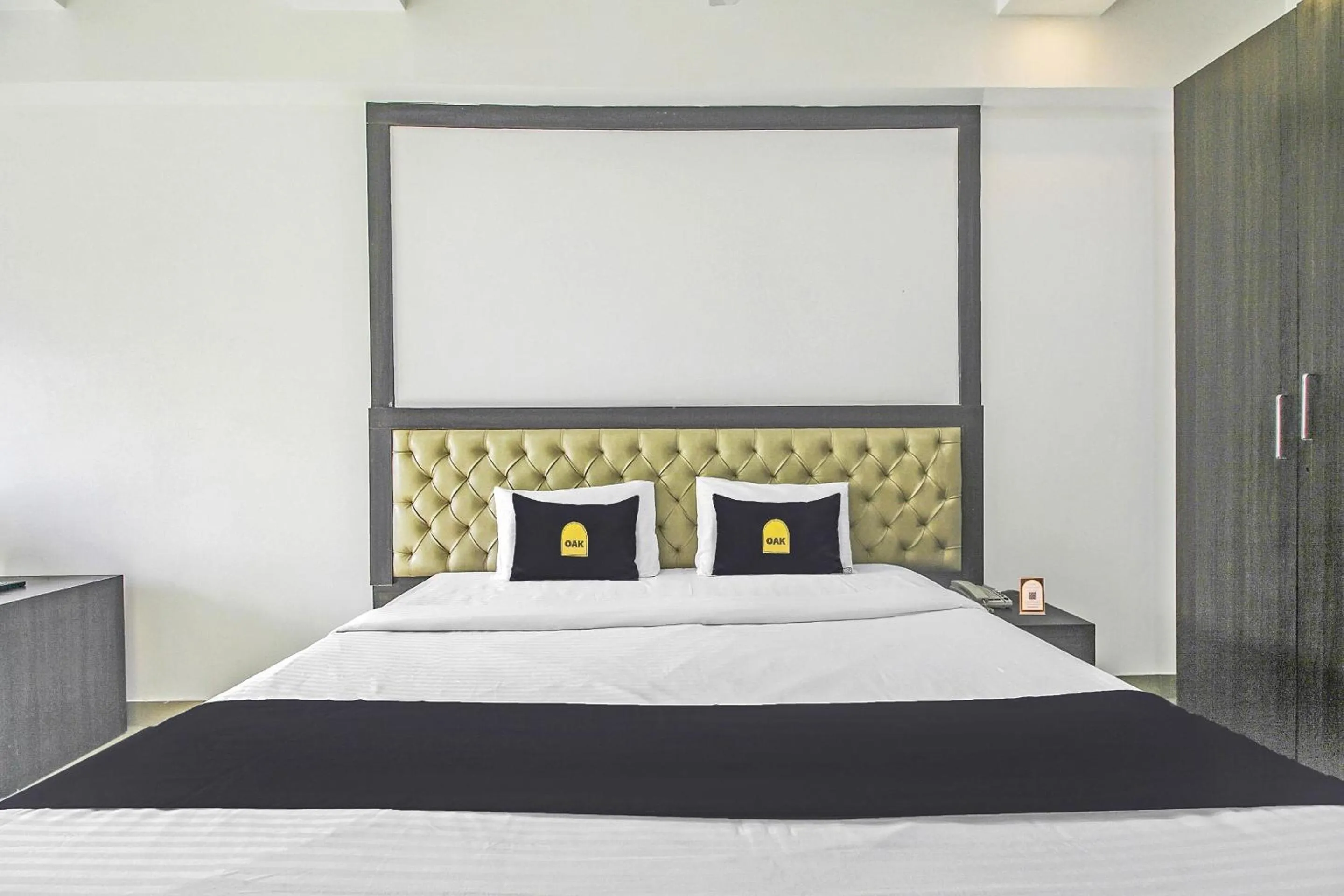 Bed in Super Townhouse OAK The Platinum Studio