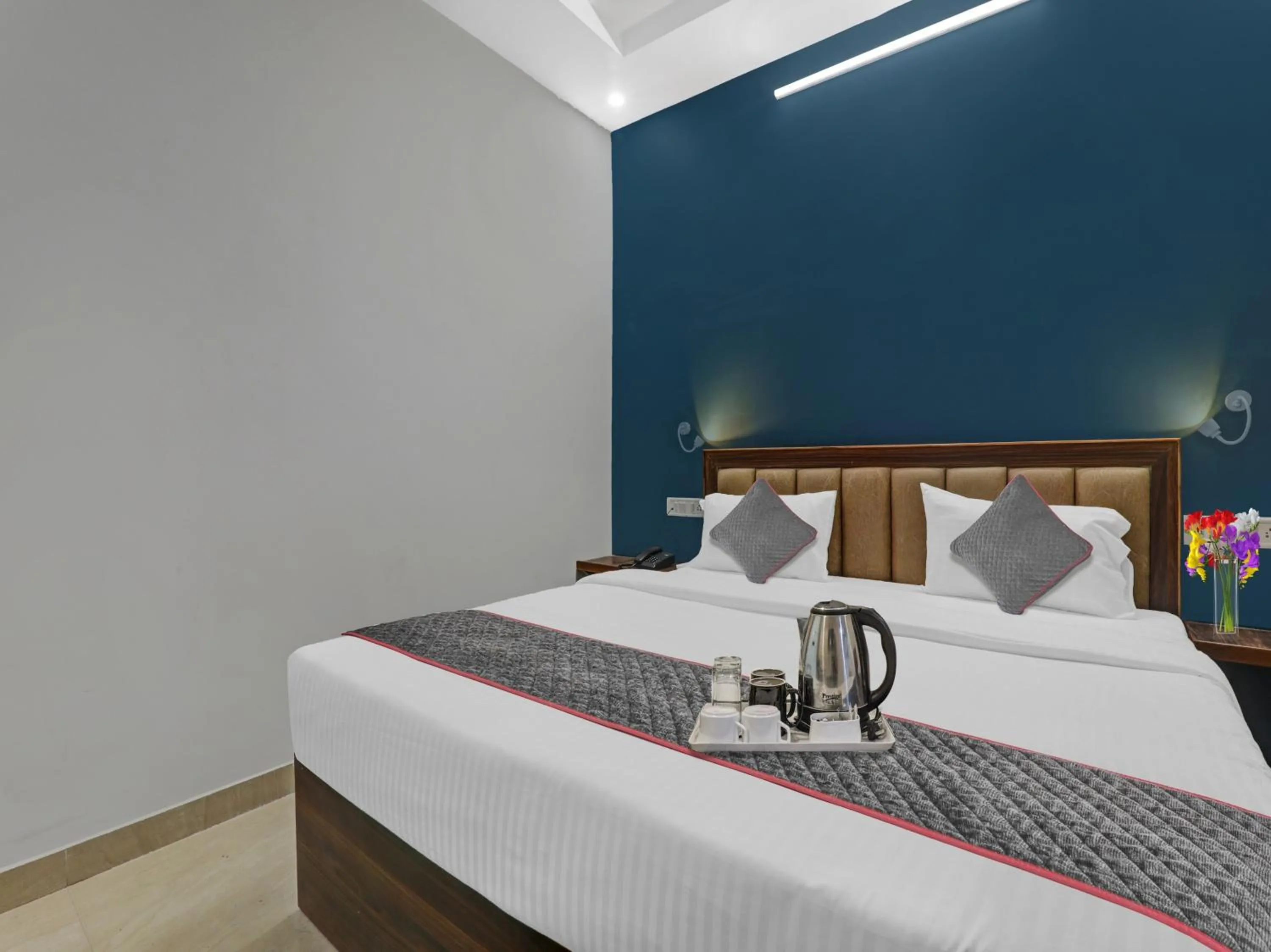 Photo of the whole room, Bed in North Inn