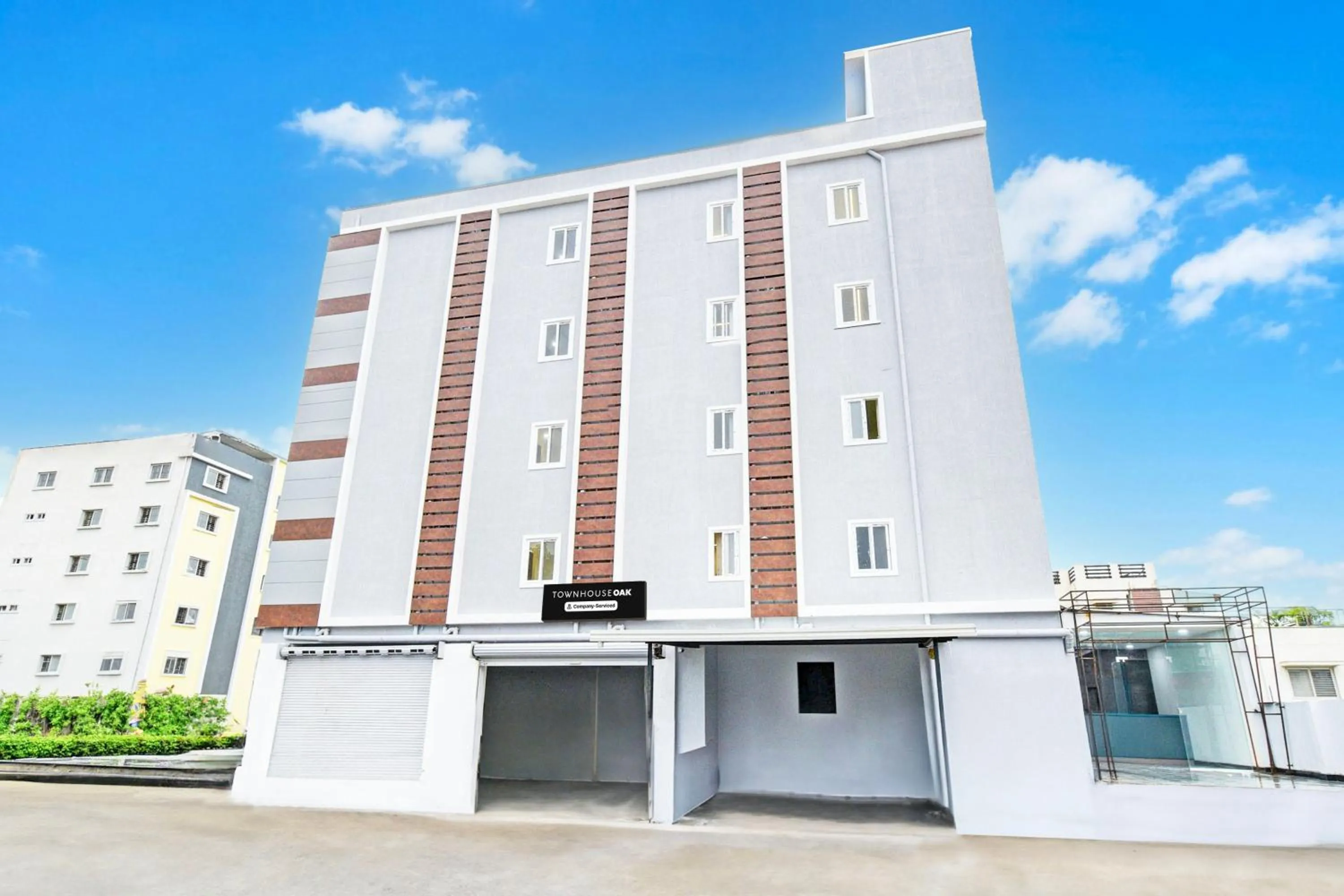 Facade/entrance in Super Townhouse Oak Kompally
