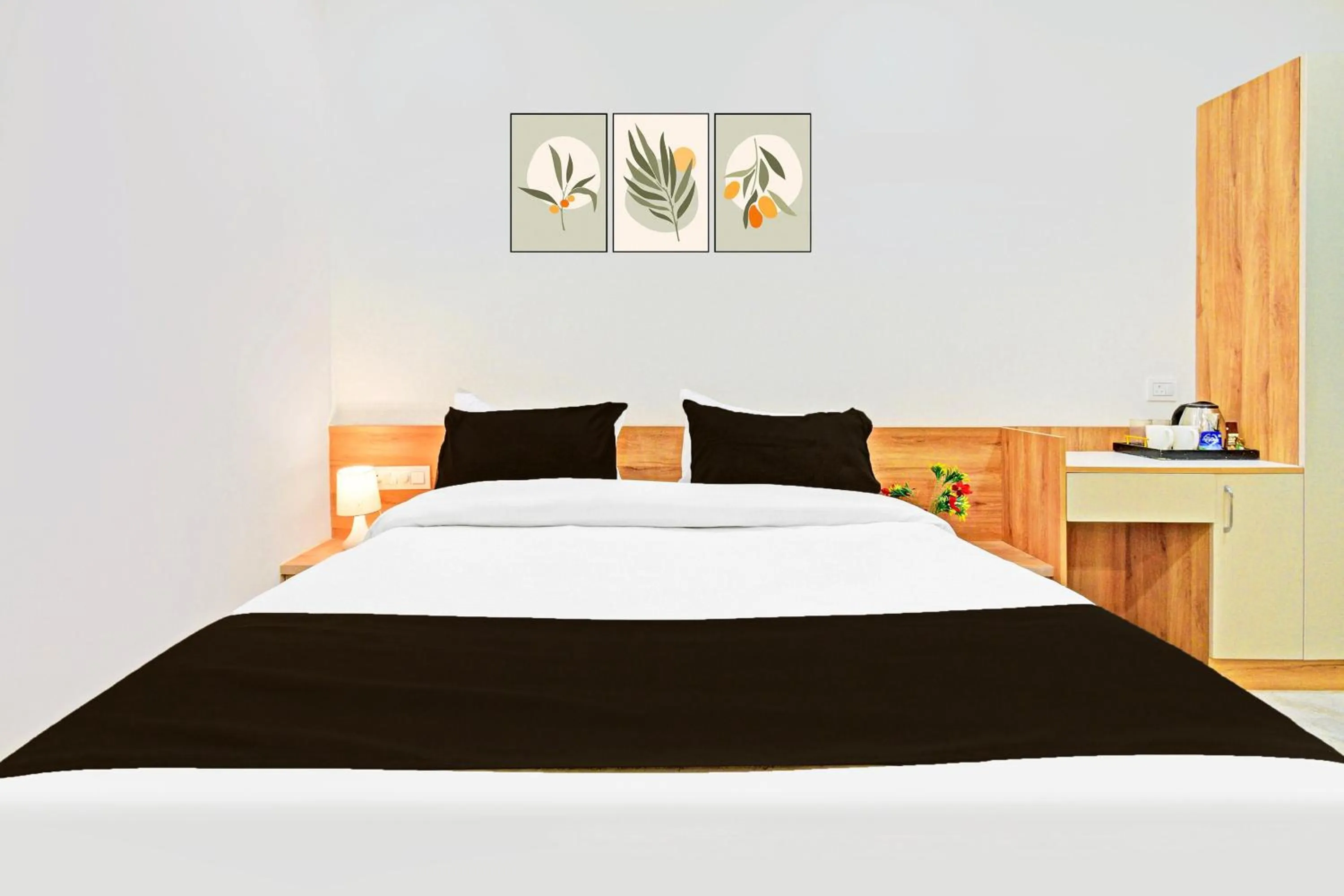 Bedroom, Bed in Super Townhouse Oak Kompally