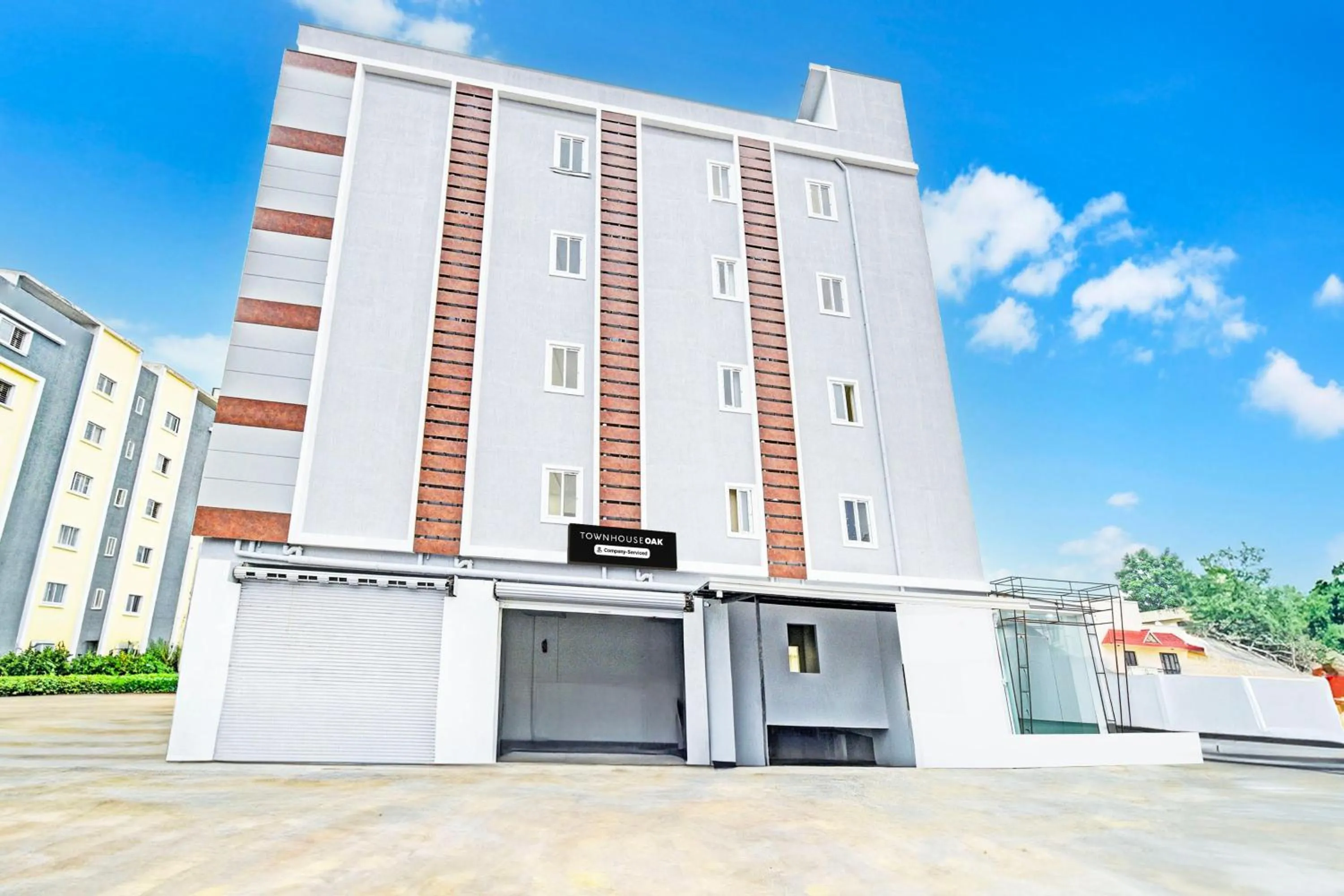 Facade/entrance in Super Townhouse Oak Kompally