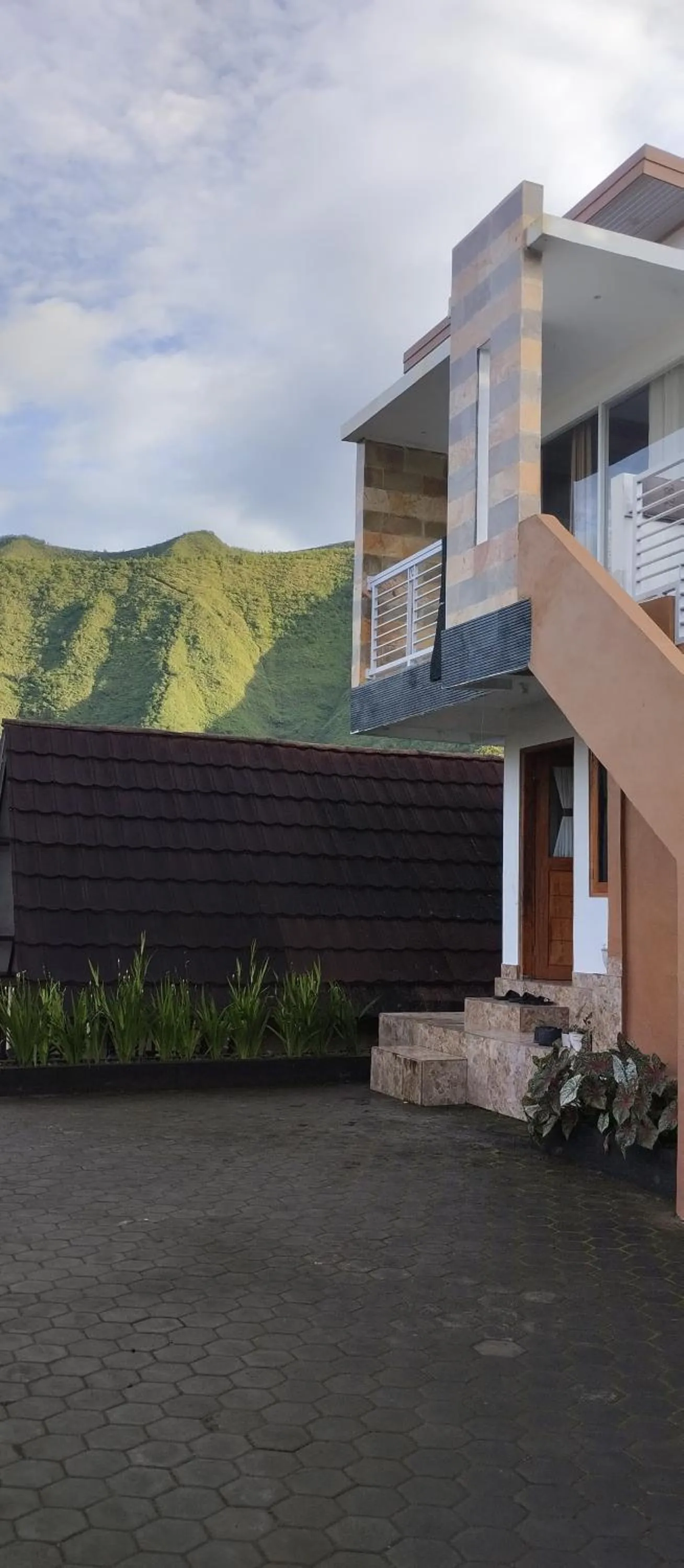 Mountain view in Zoya Rinjani Villa