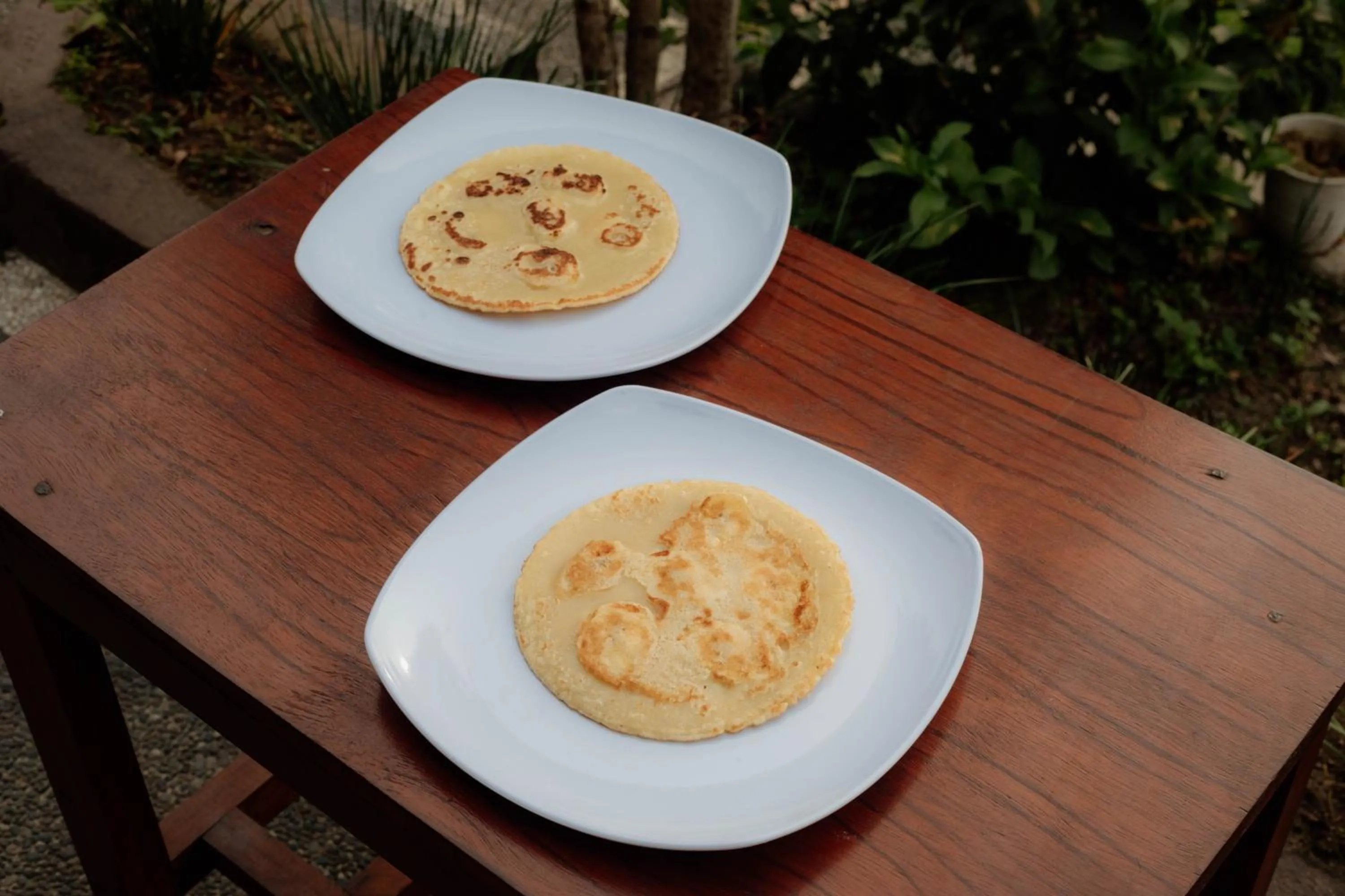 Food and drinks in Zoya Rinjani Villa