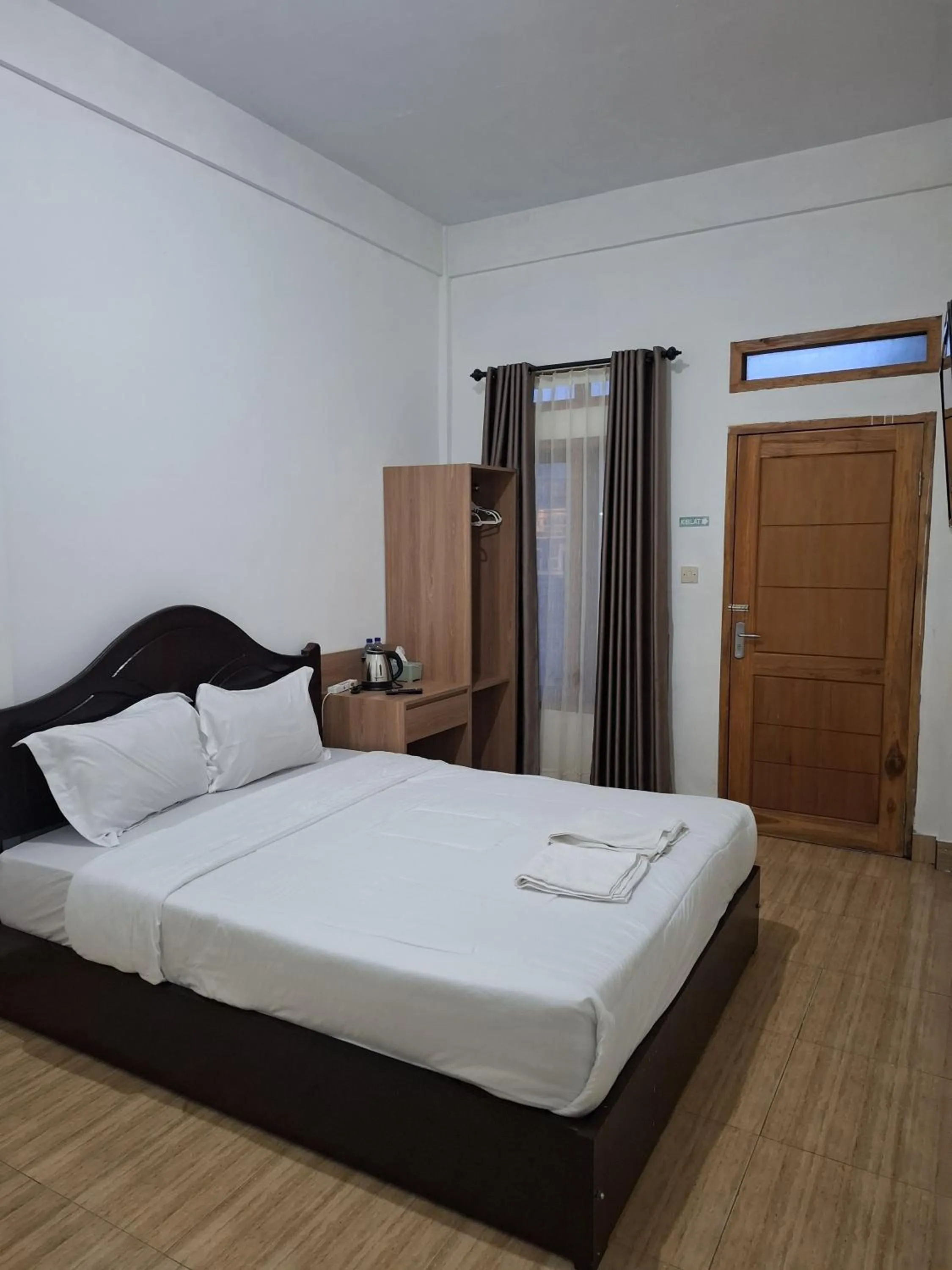 Photo of the whole room, Bed in Zoya Rinjani Villa