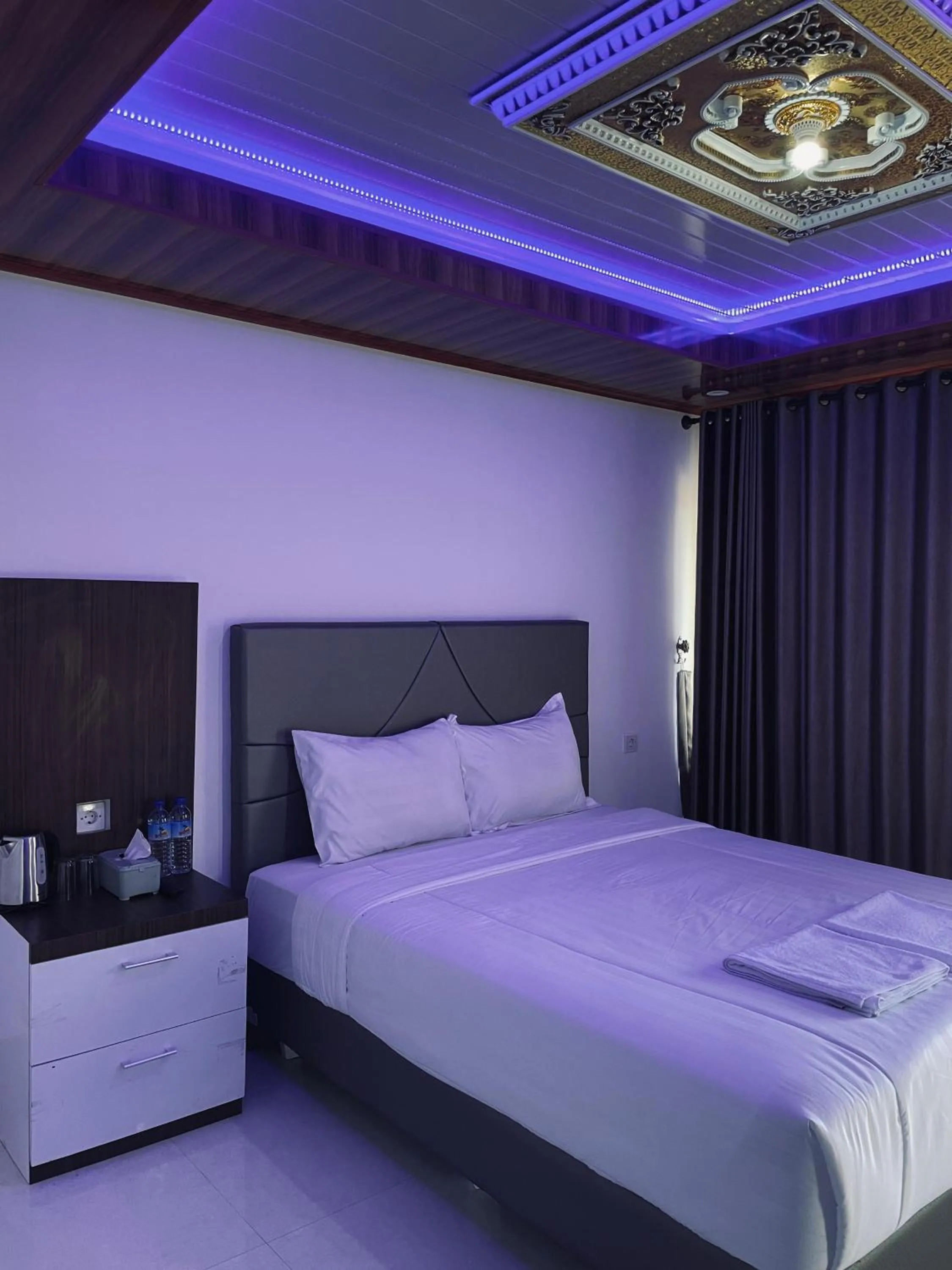 Bed in Zoya Rinjani Villa