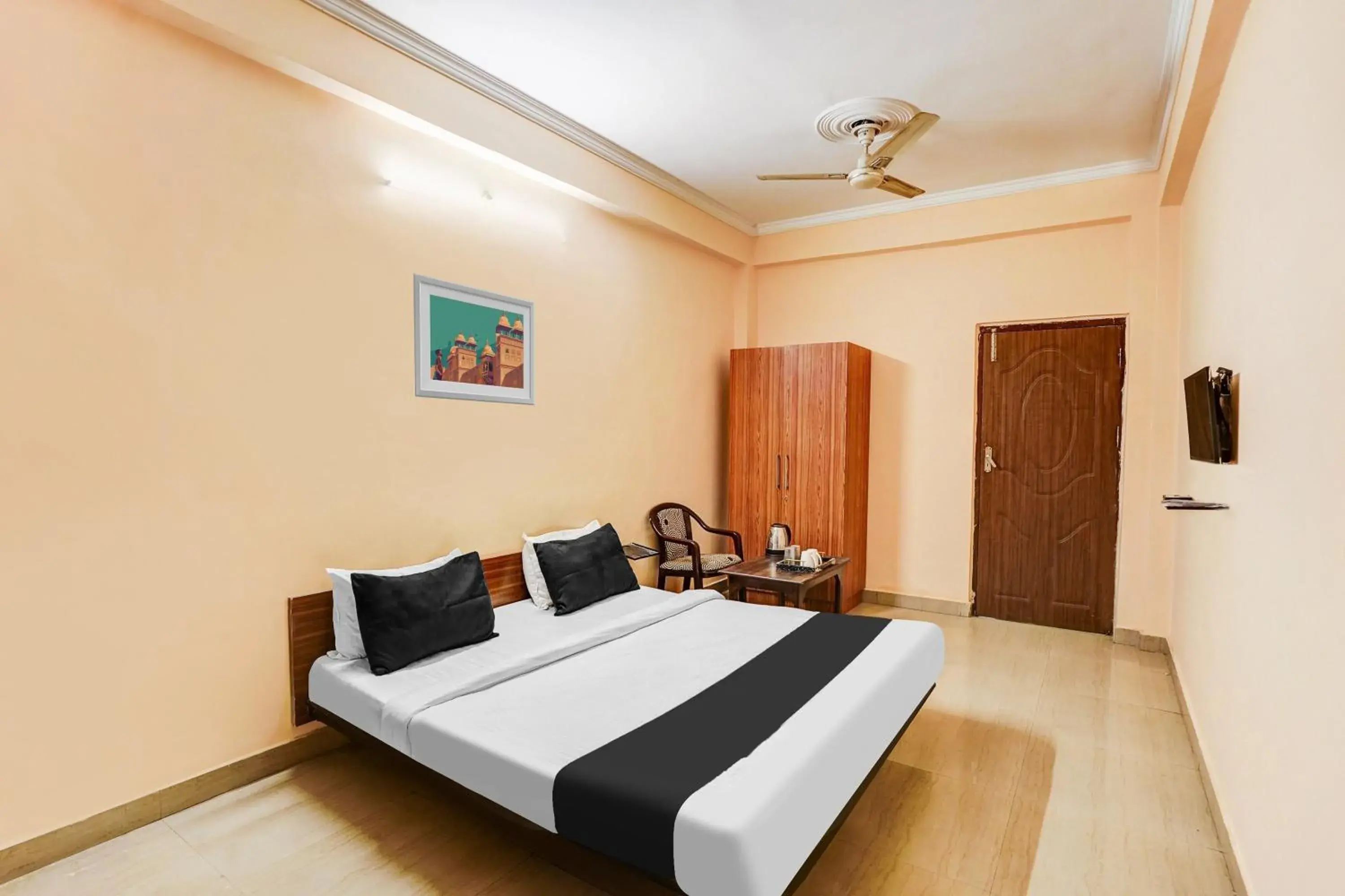 Bedroom, Bed in Super Hotel O Jankipuram Vikas Nagar Bedroom, Bed in Super Hotel O Jankipuram Vikas Nagar