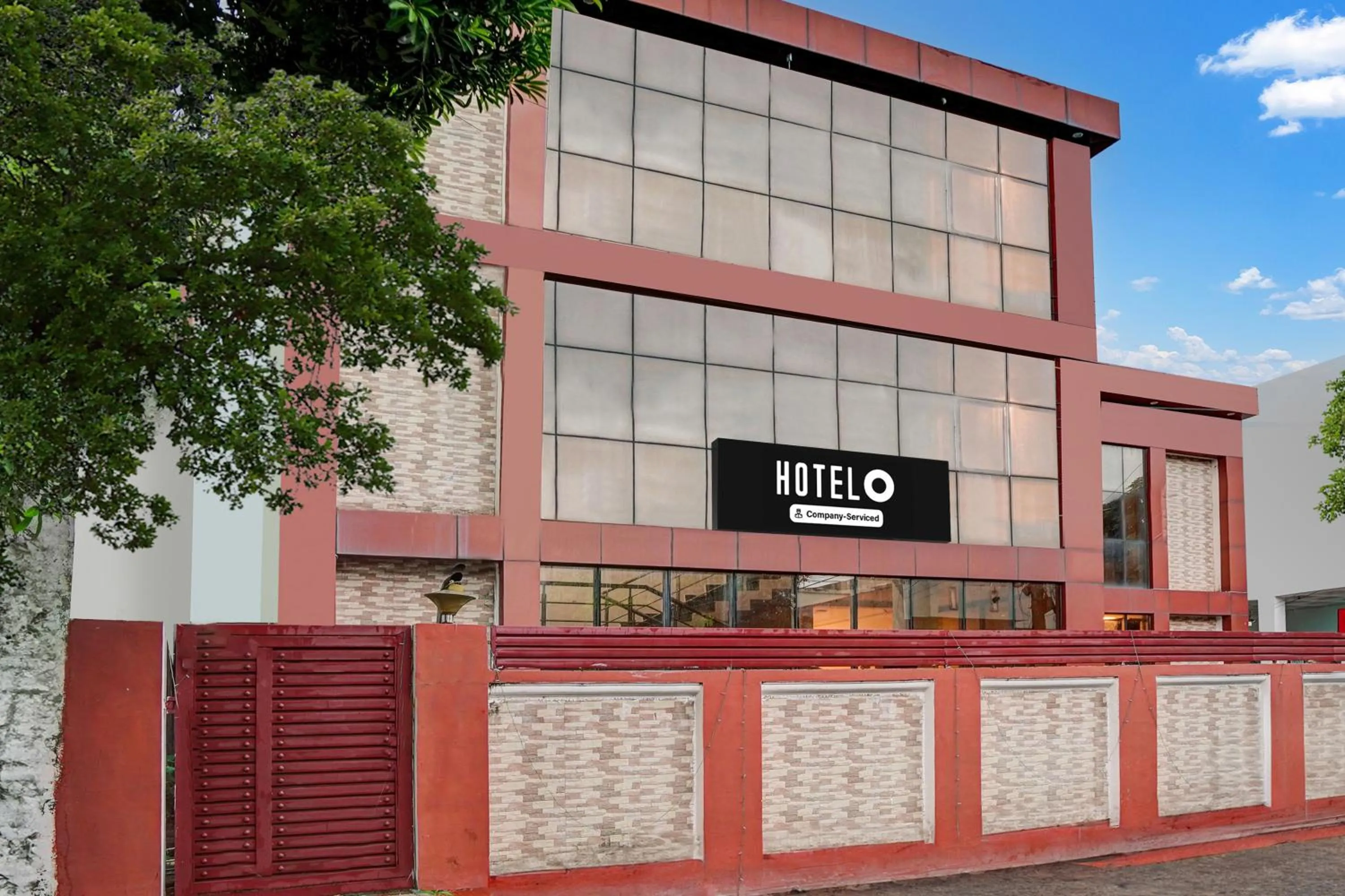 Property building in Super Hotel O Jankipuram Vikas Nagar