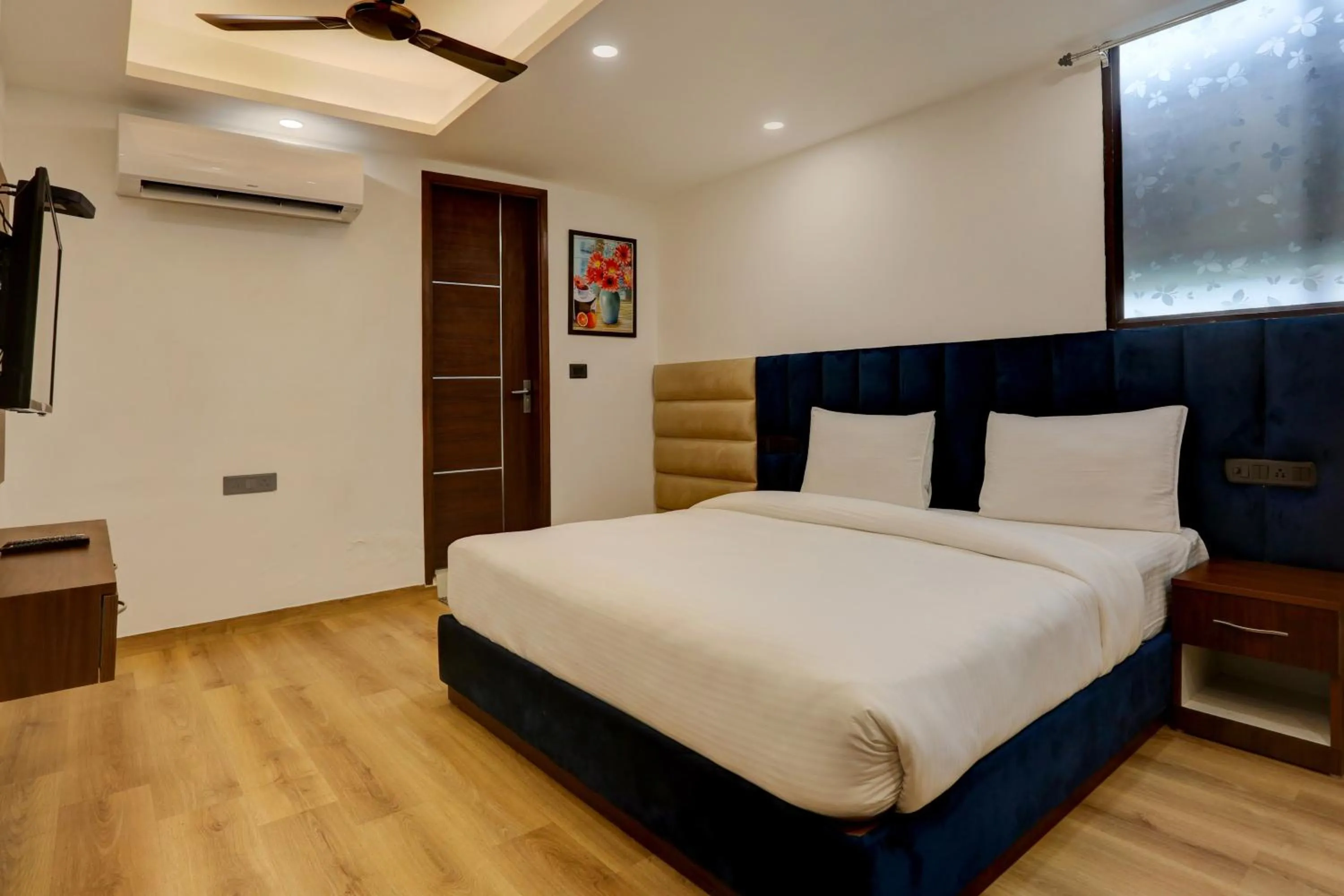 Bedroom, Bed in Hotel O Golden Eye Inn