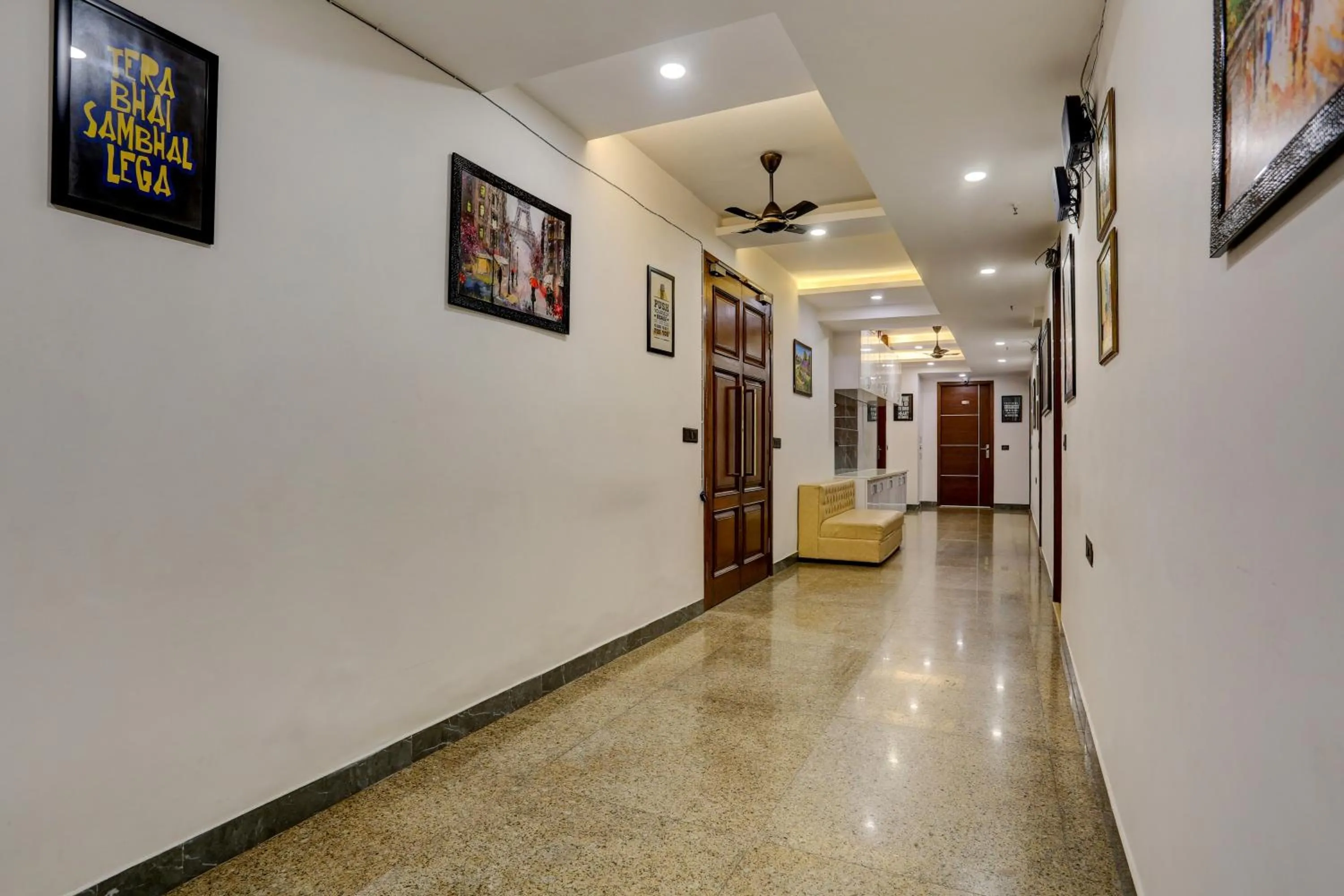 Lobby or reception in Hotel O Golden Eye Inn