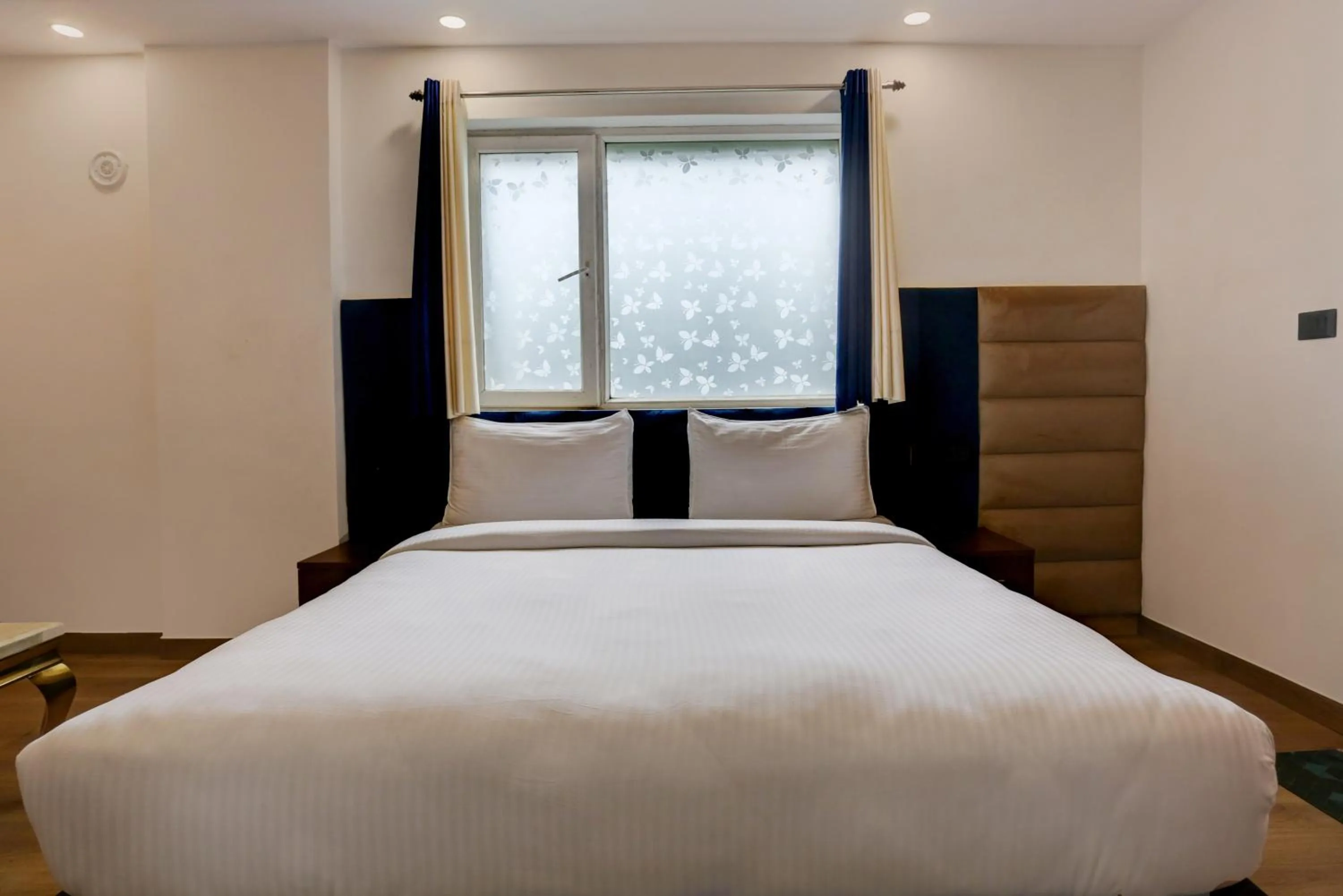 Bedroom, Bed in Hotel O Golden Eye Inn