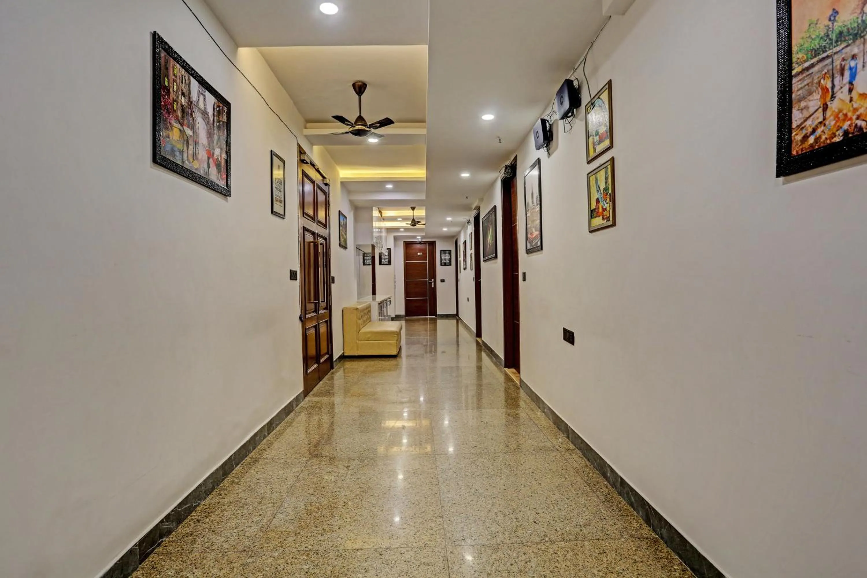 Lobby or reception in Hotel O Golden Eye Inn