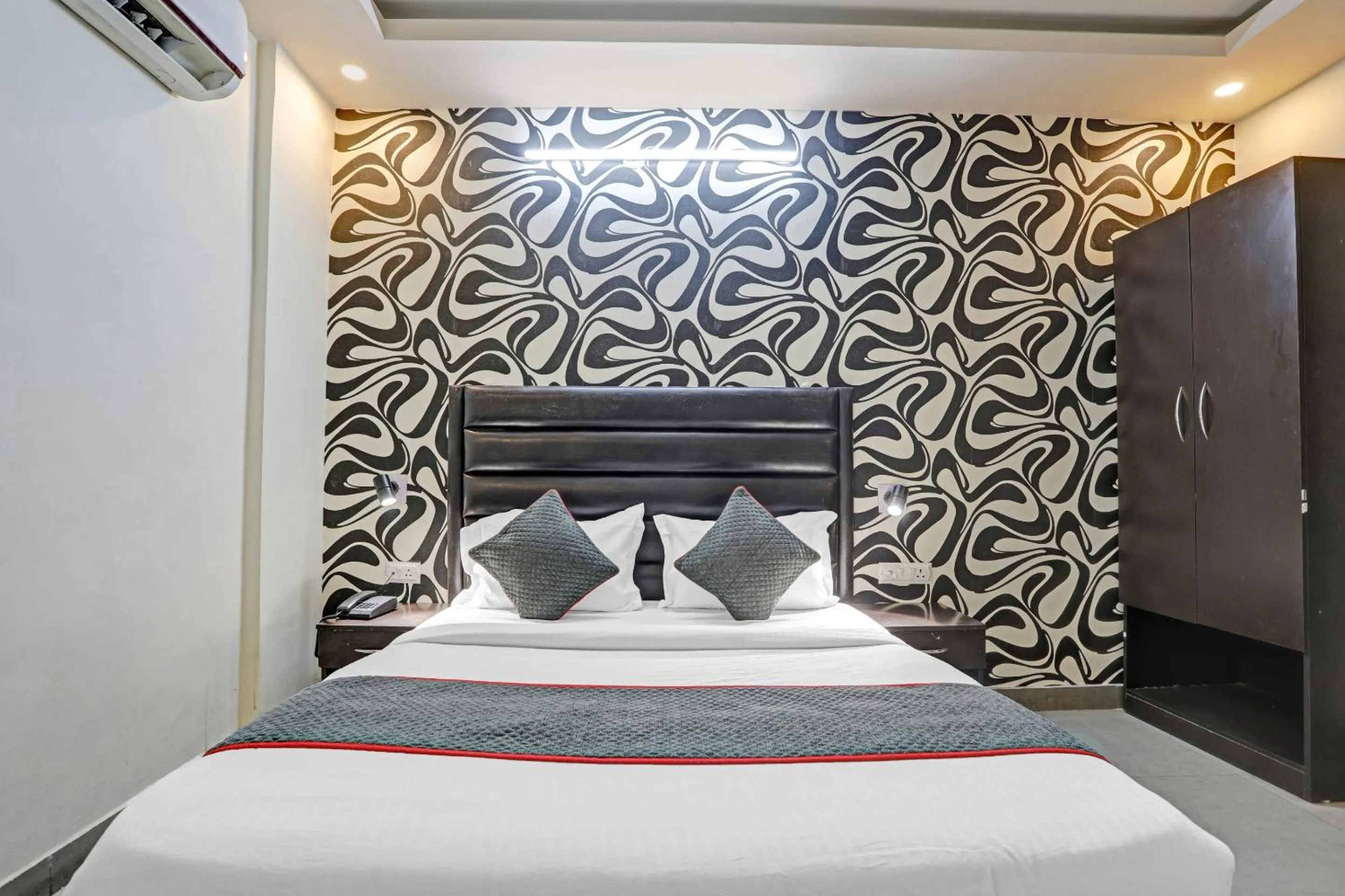 Bedroom, Bed in TOWNHOUSE THE HOTEL DIAMOND VASUNDHARA