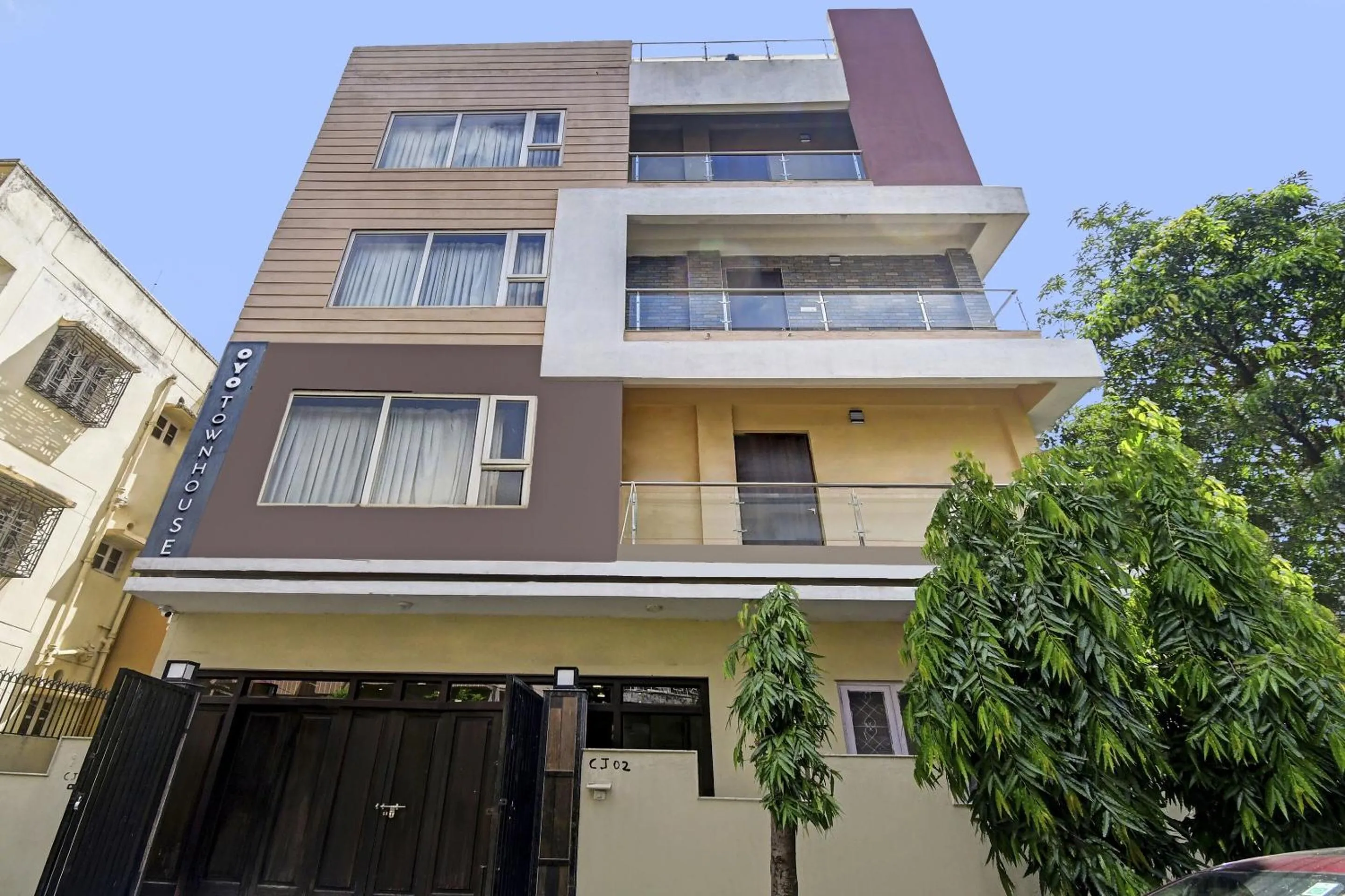 Facade/entrance in Super Townhouse All In One