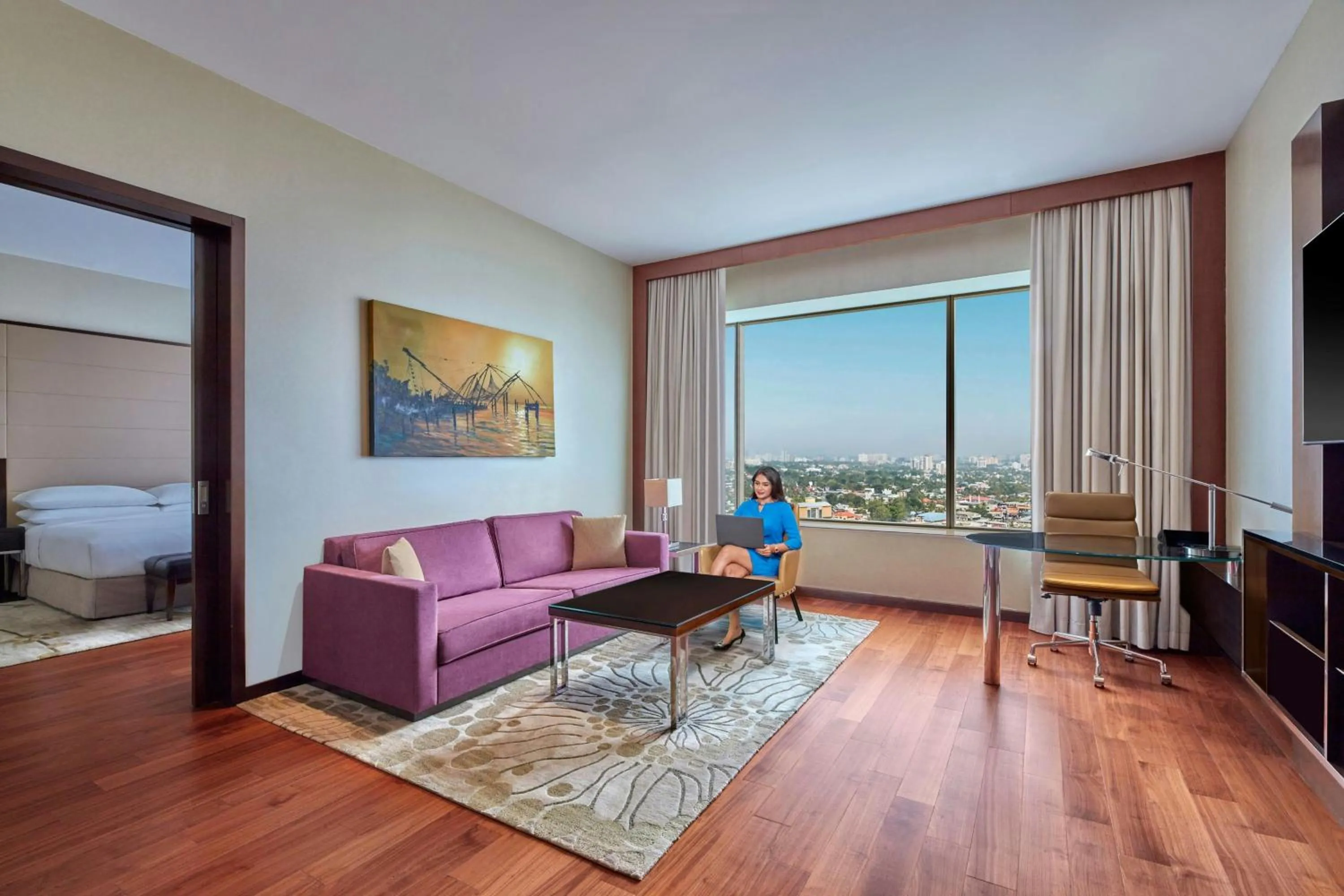 Photo of the whole room, Bed in Kochi Marriott Hotel