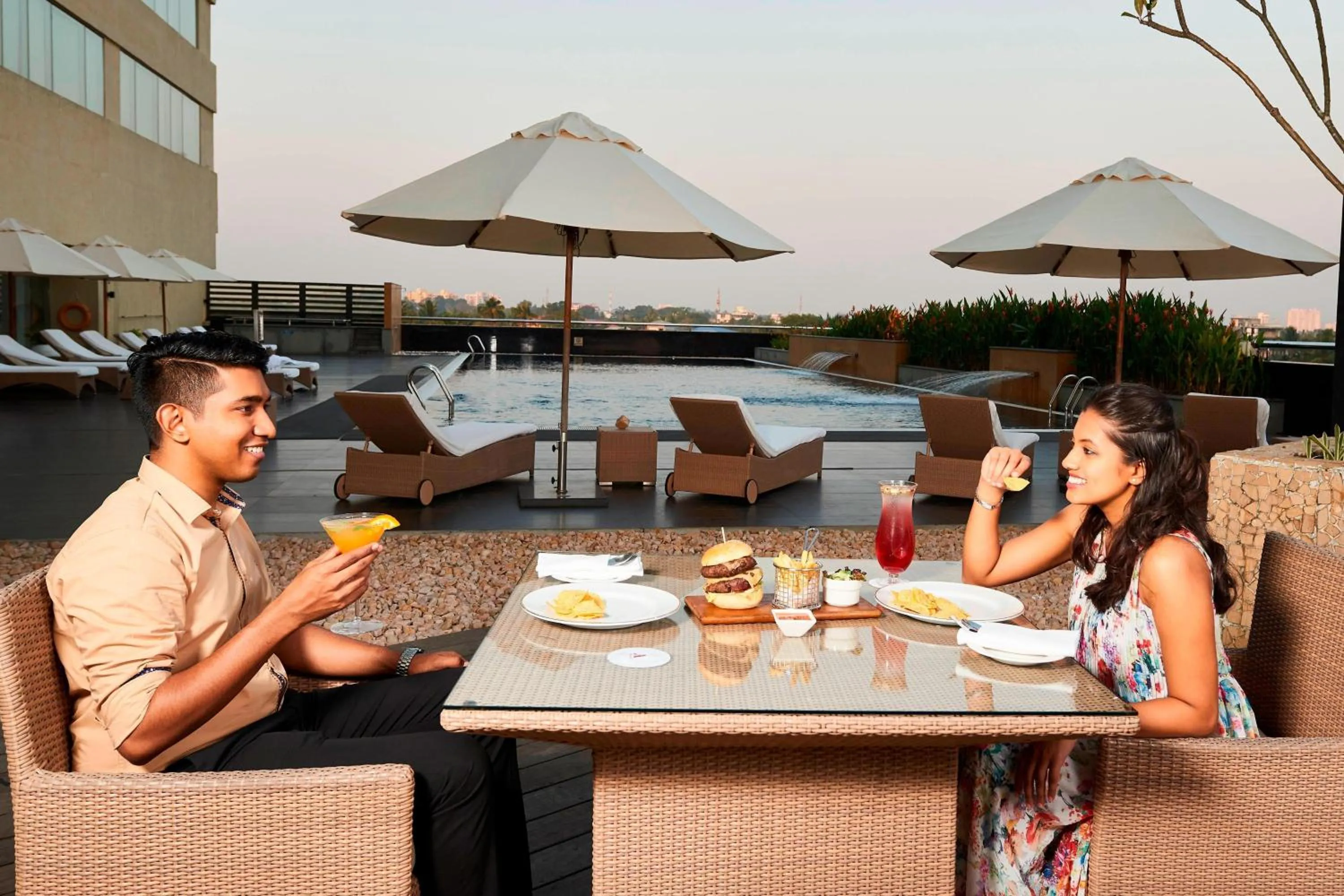 Swimming pool in Kochi Marriott Hotel