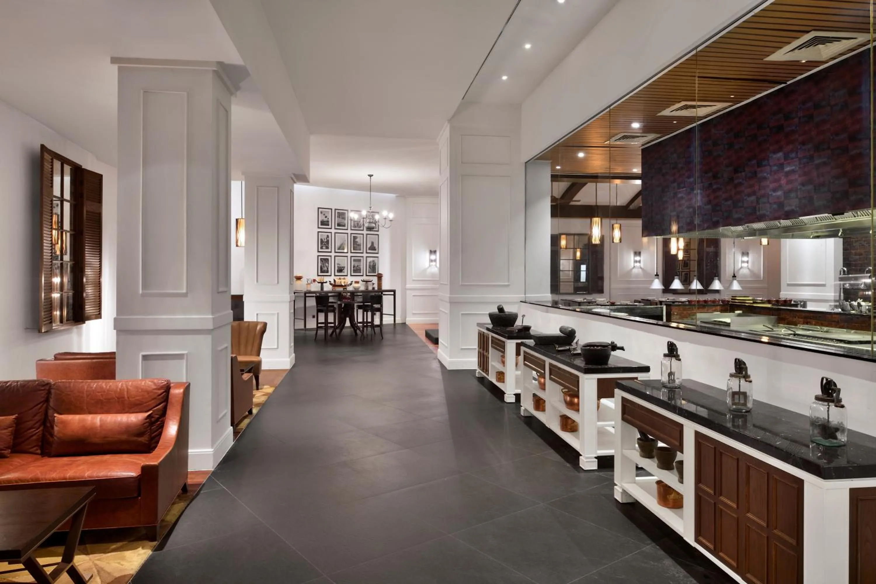 Restaurant/places to eat in Kochi Marriott Hotel