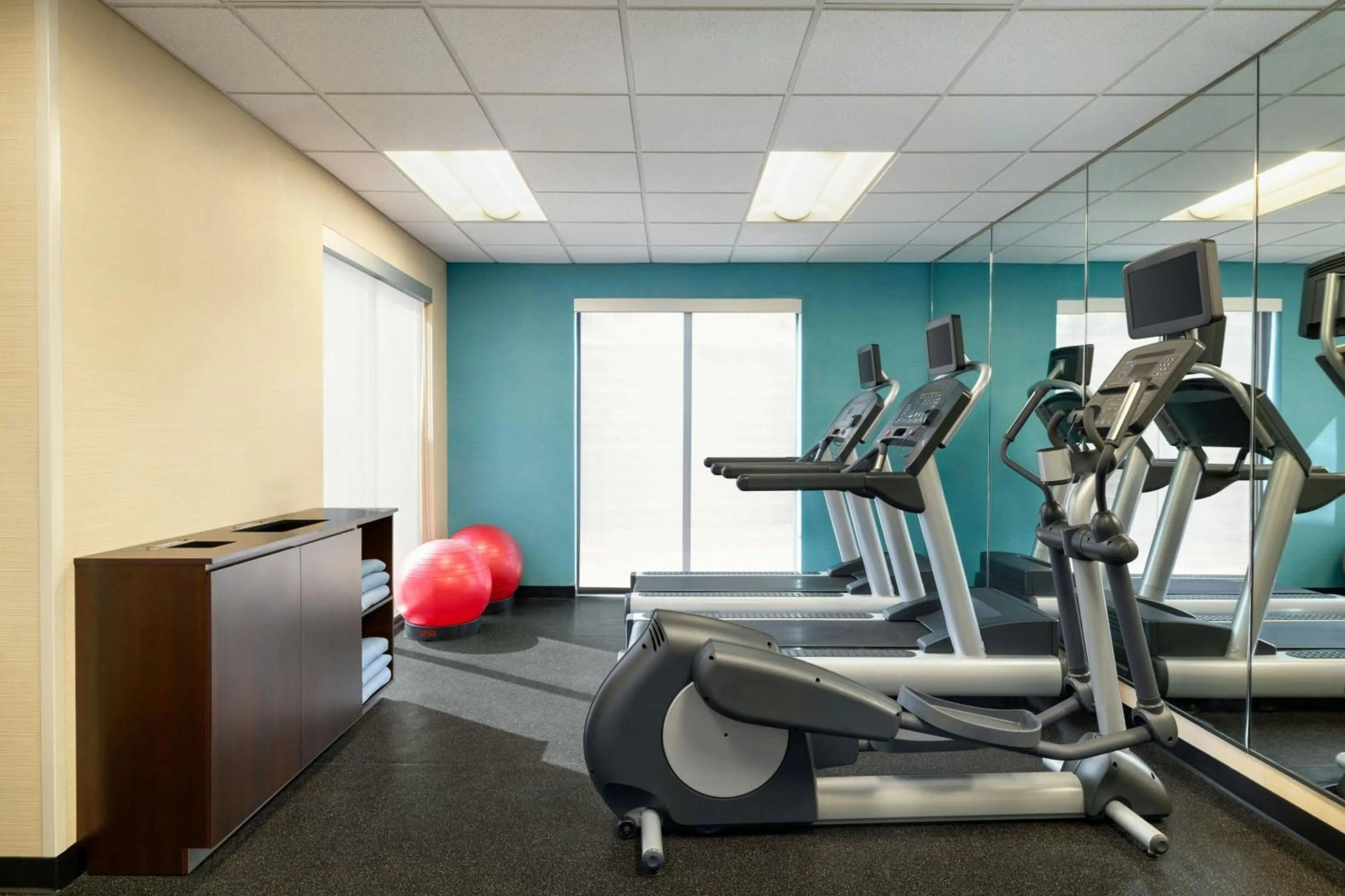 Fitness centre/facilities in Fairfield Inn & Suites by Marriott Bristol