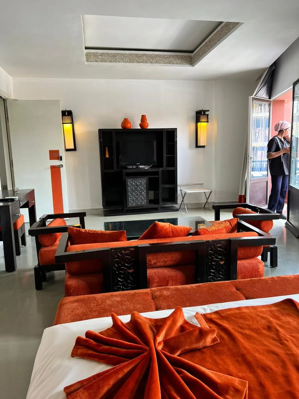 Communal lounge/ TV room in La Renaissance hôtel Marrakech