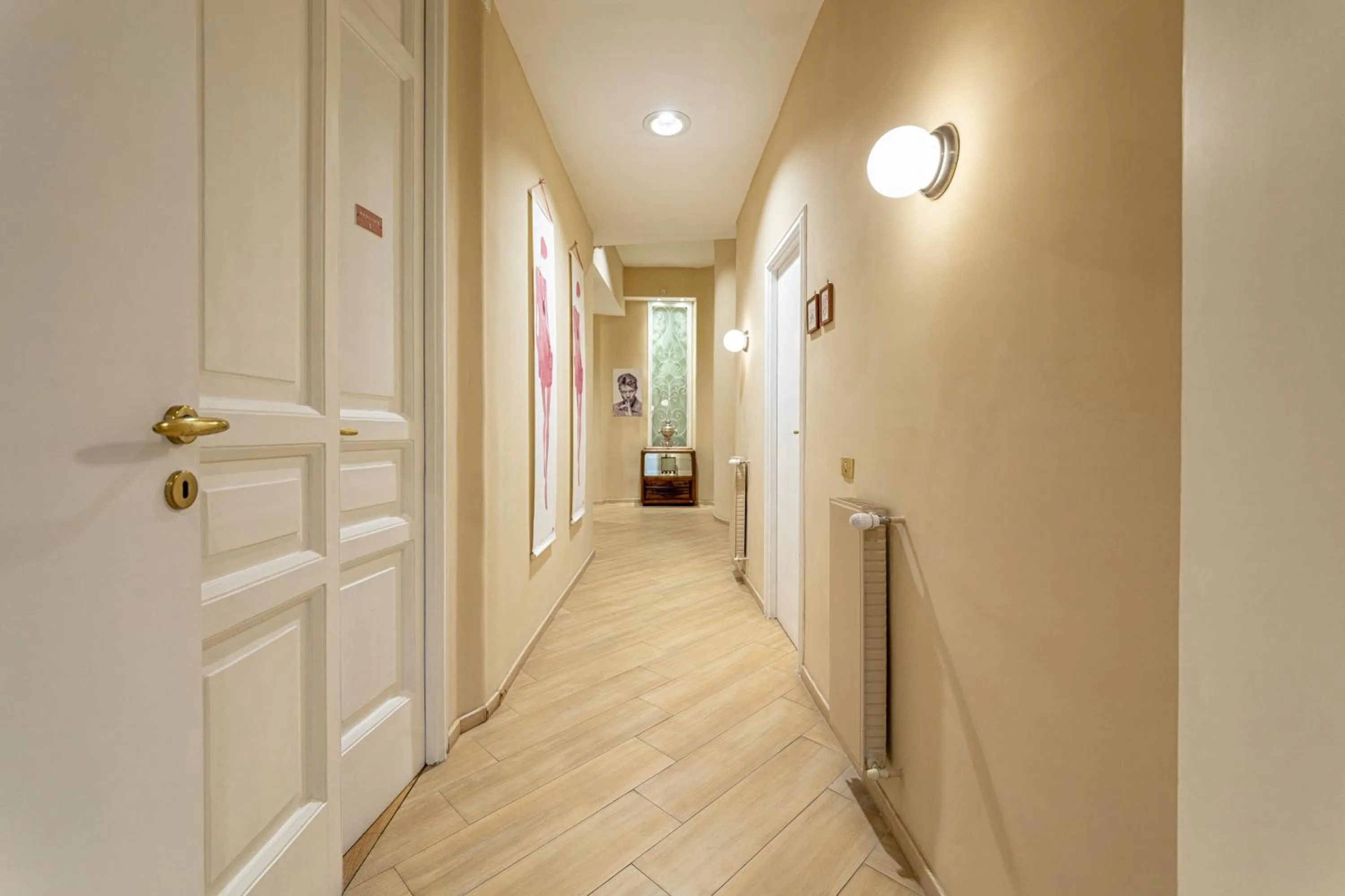 Other in Il Ventre Di Napoli " Costantinopoli"