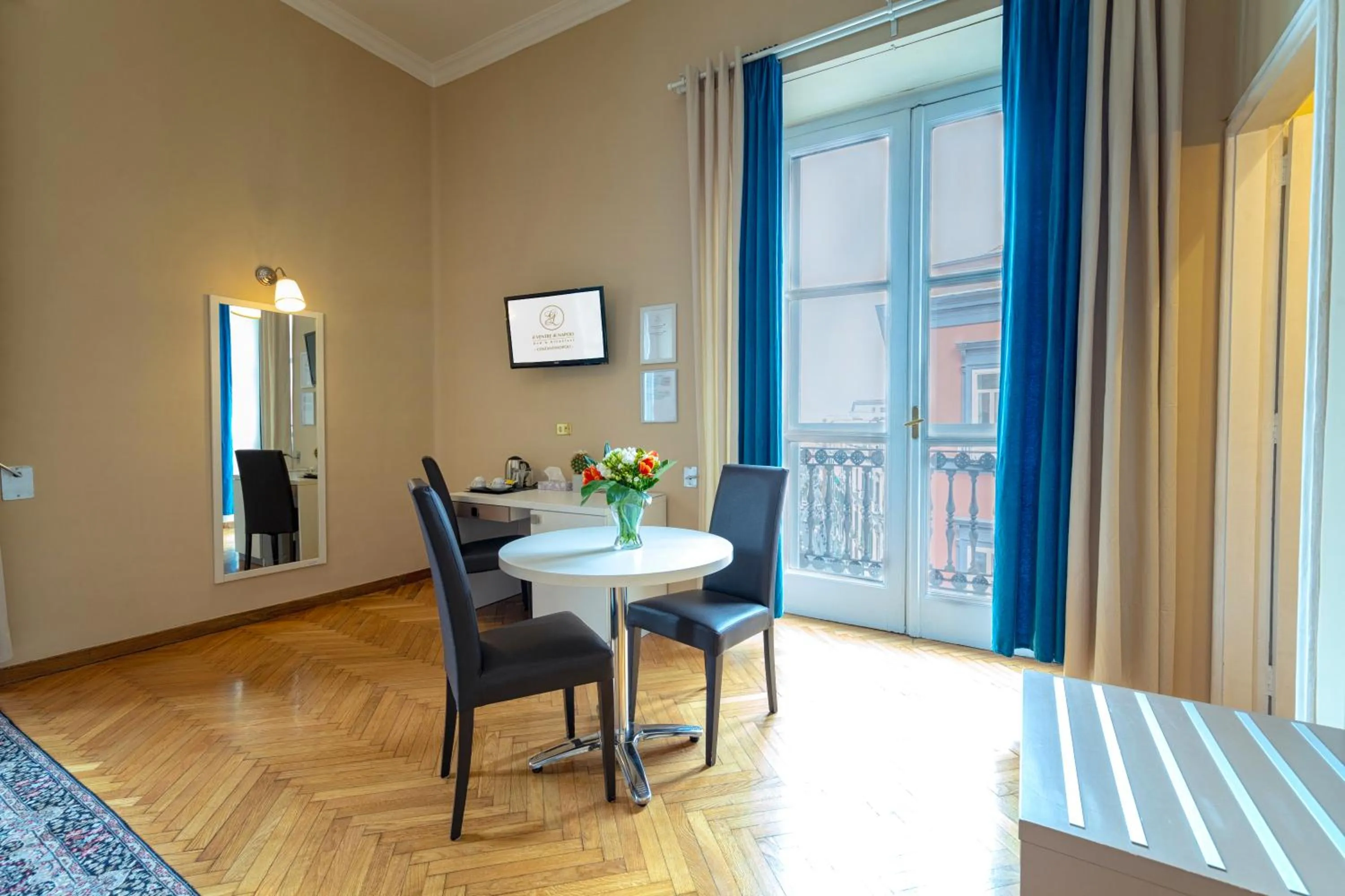 Nearby landmark in Il Ventre Di Napoli " Costantinopoli"