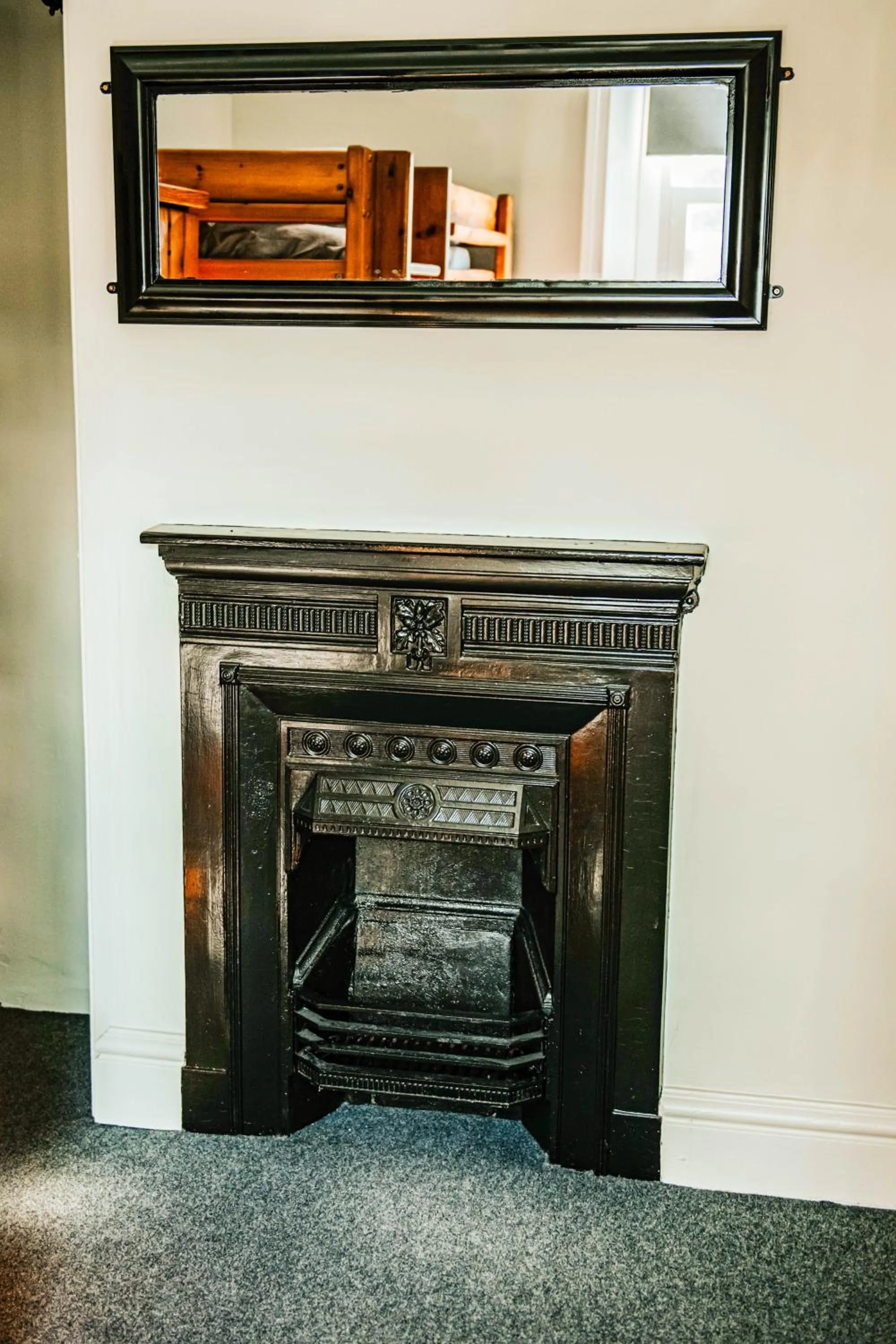 flat iron in Denton House Hostel