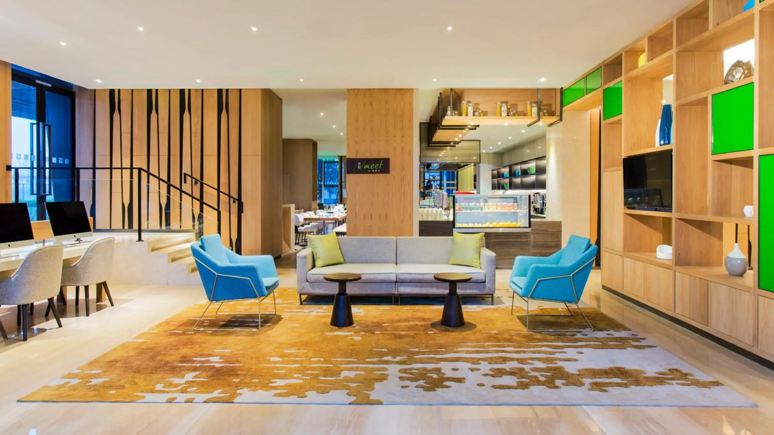 Lounge or bar in Holiday Inn Nanjing Qinhuai South Suites by IHG Lounge or bar in Holiday Inn Nanjing Qinhuai South Suites by IHG