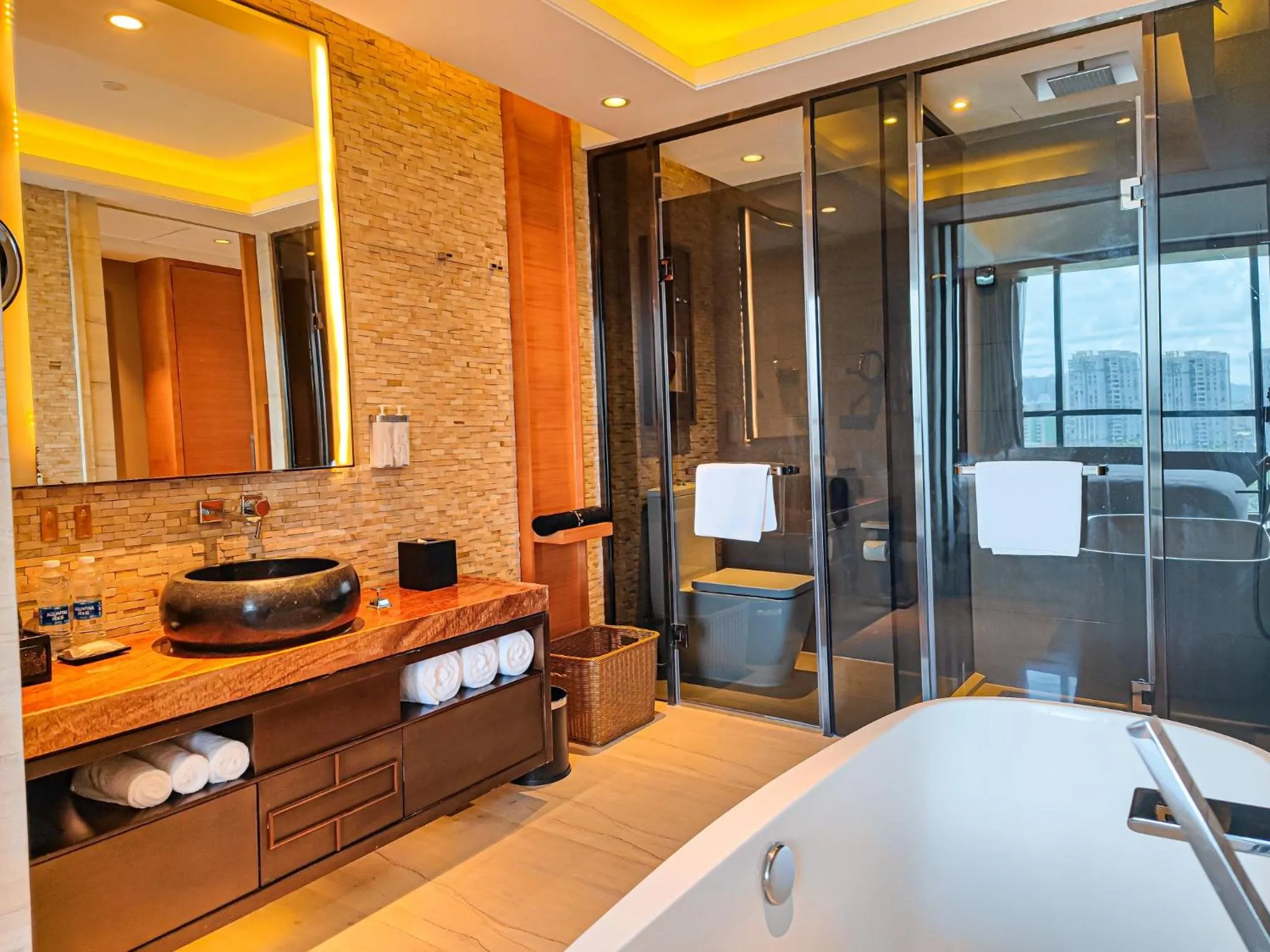 Photo of the whole room in HUALUXE Yangjiang City Center