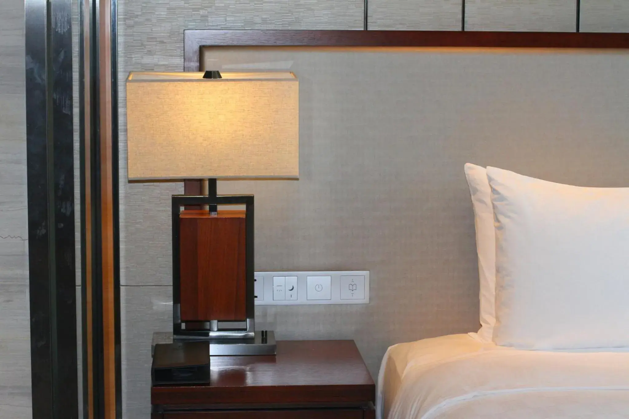 Premium Double Room with Two Double Beds - Lounge Access in HUALUXE Yangjiang City Center Premium Double Room with Two Double Beds - Lounge Access in HUALUXE Yangjiang City Center