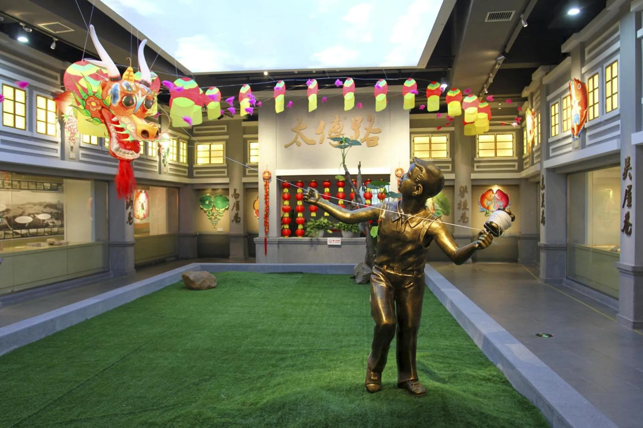 Nearby landmark in HUALUXE Yangjiang City Center