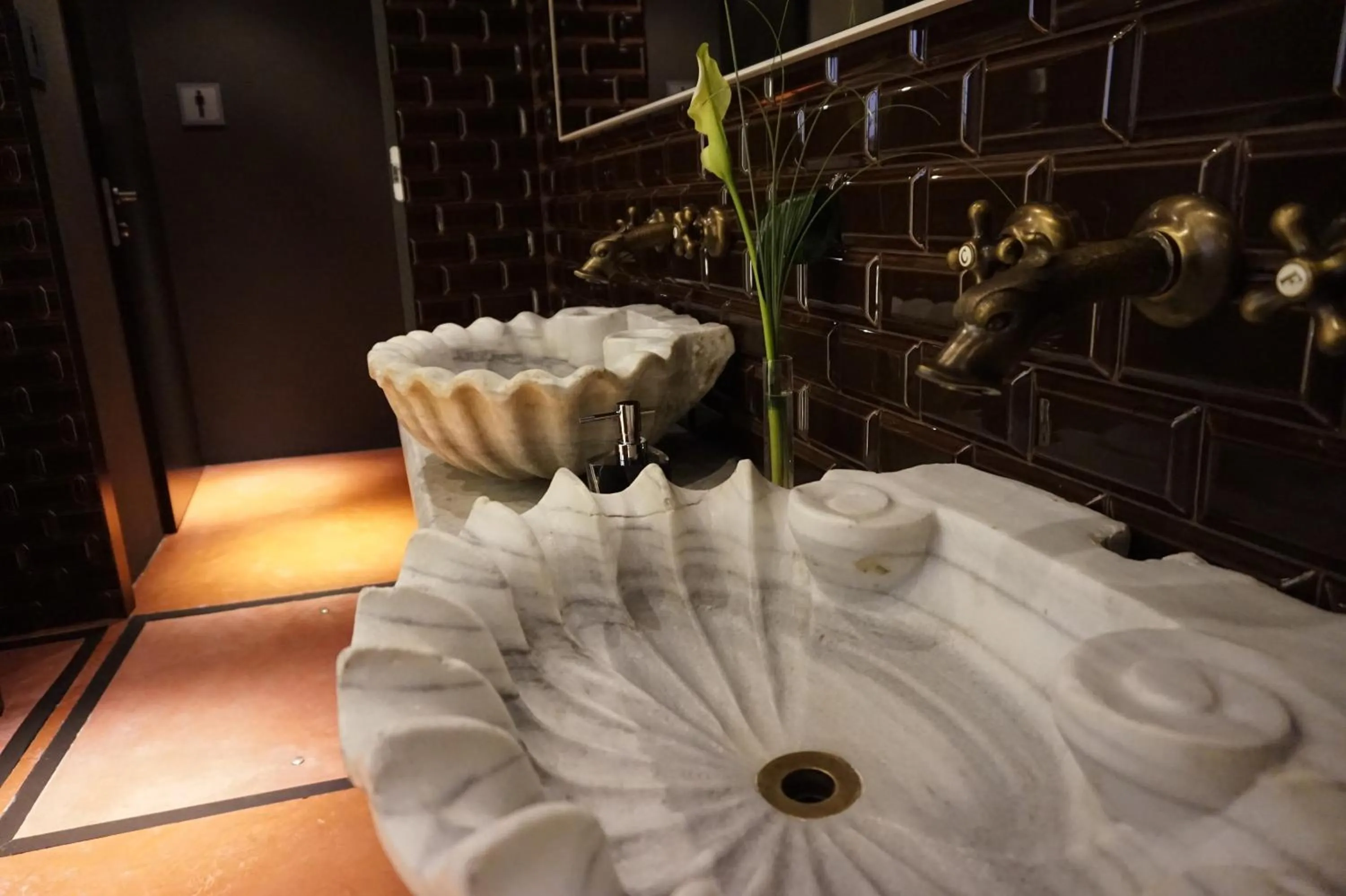 Bathroom in Hotel L'Orologio Venezia - WTB Hotels