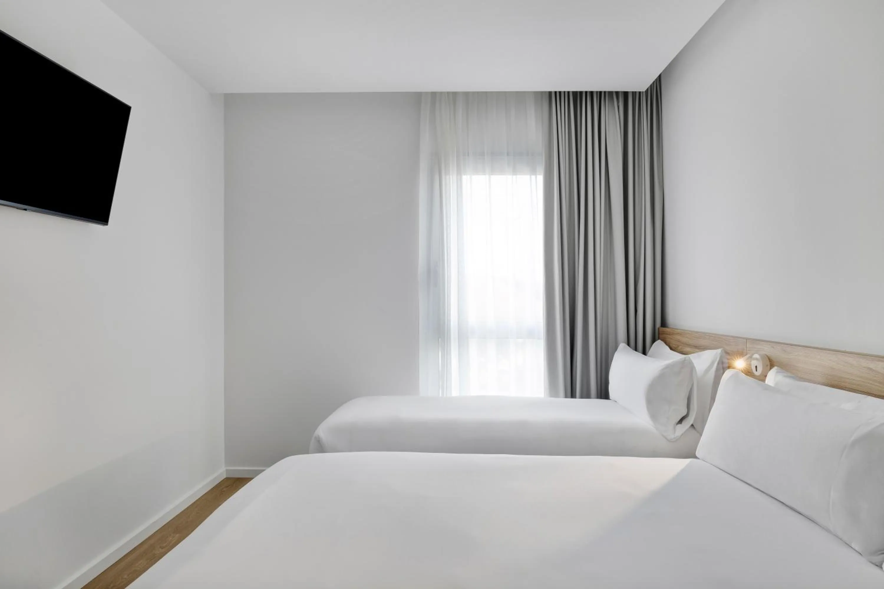 Bed in B&B HOTEL Leiria Fatima