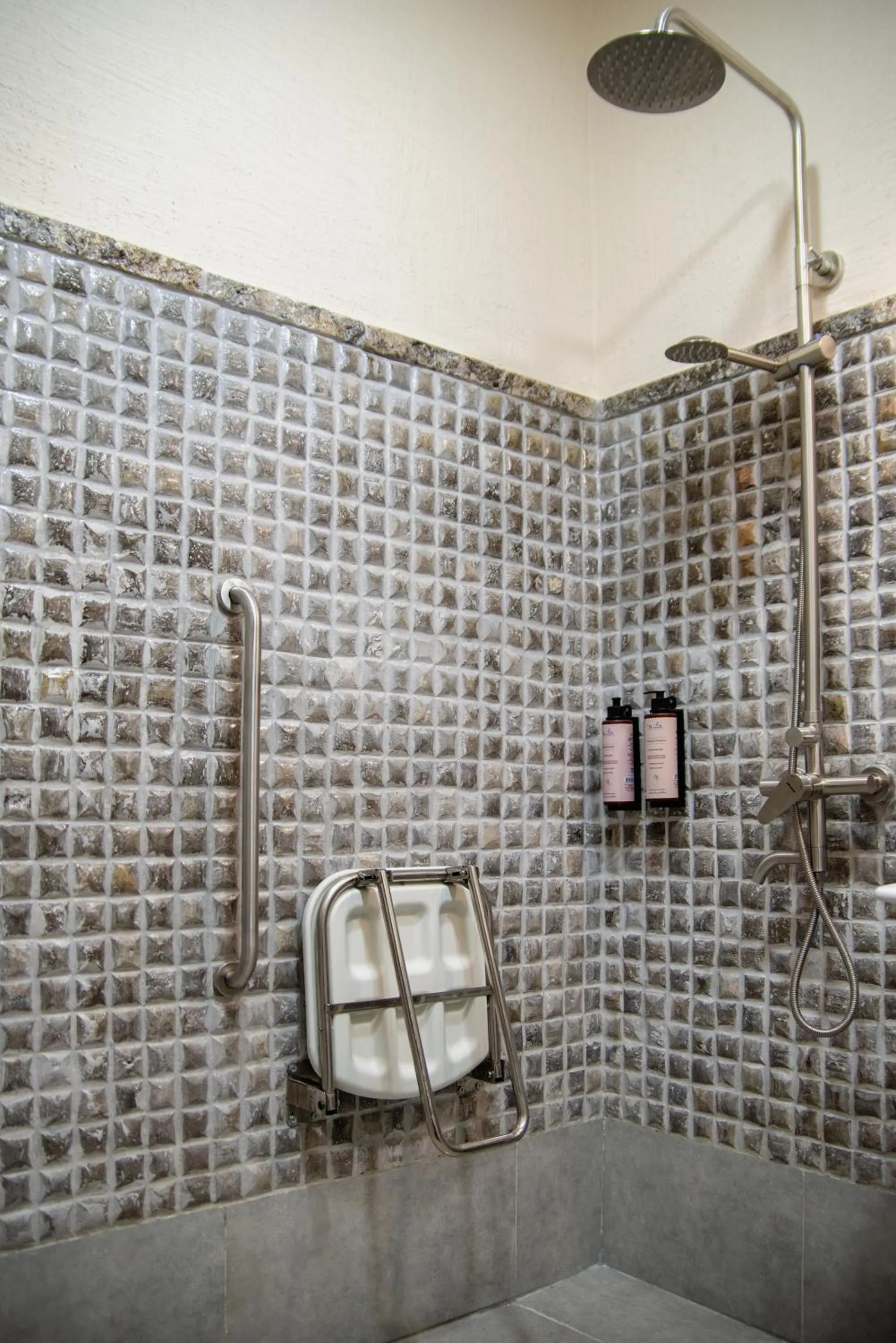 Shower in Kazma Boutique Hotel