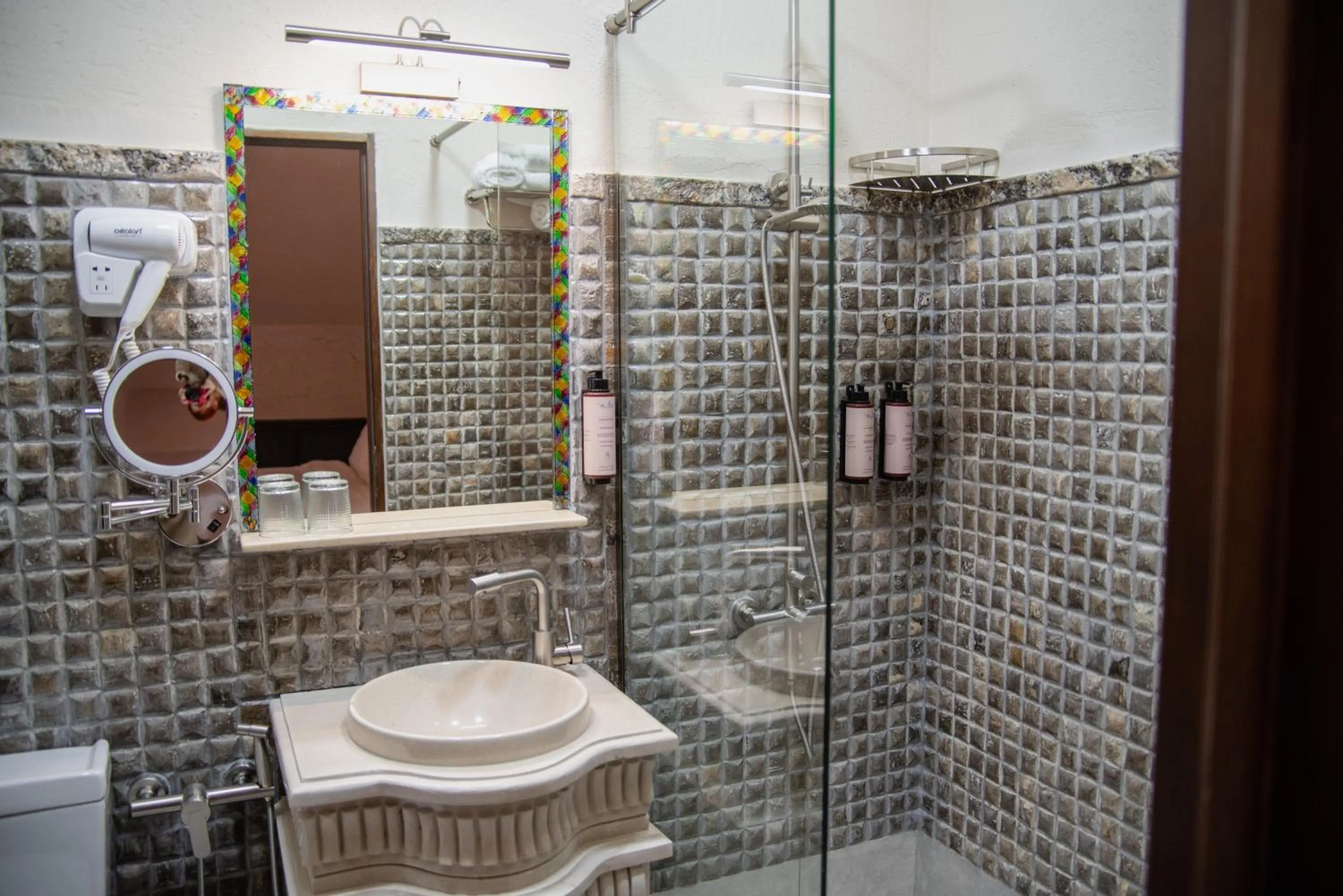 Shower in Kazma Boutique Hotel