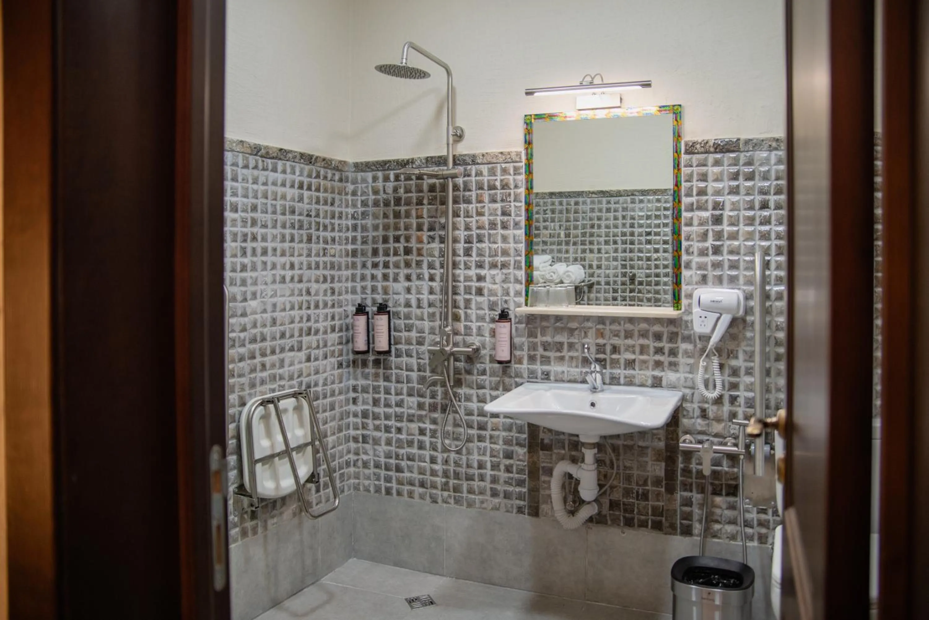 Shower in Kazma Boutique Hotel
