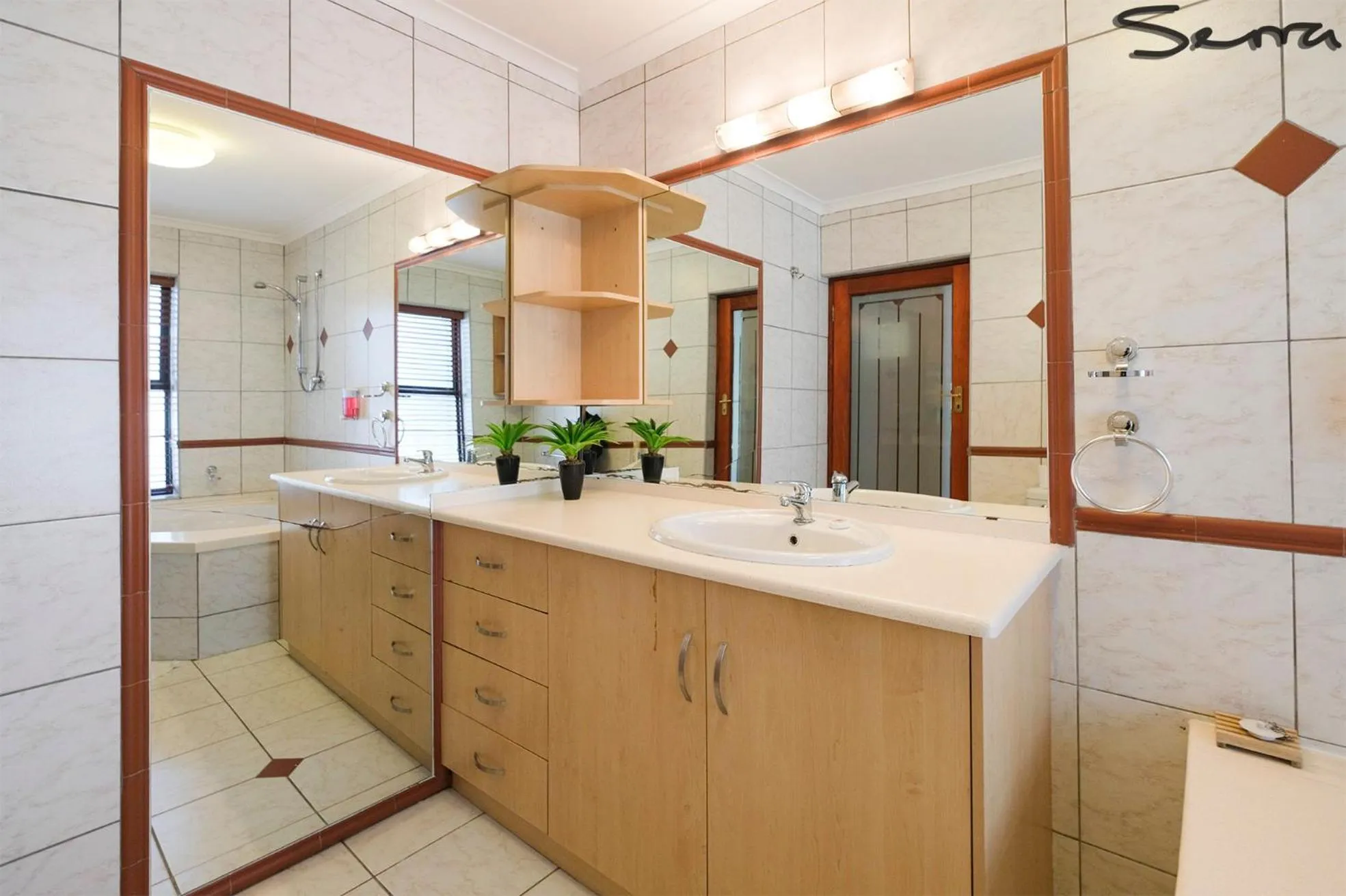 Bathroom in Woodbridge Lodge