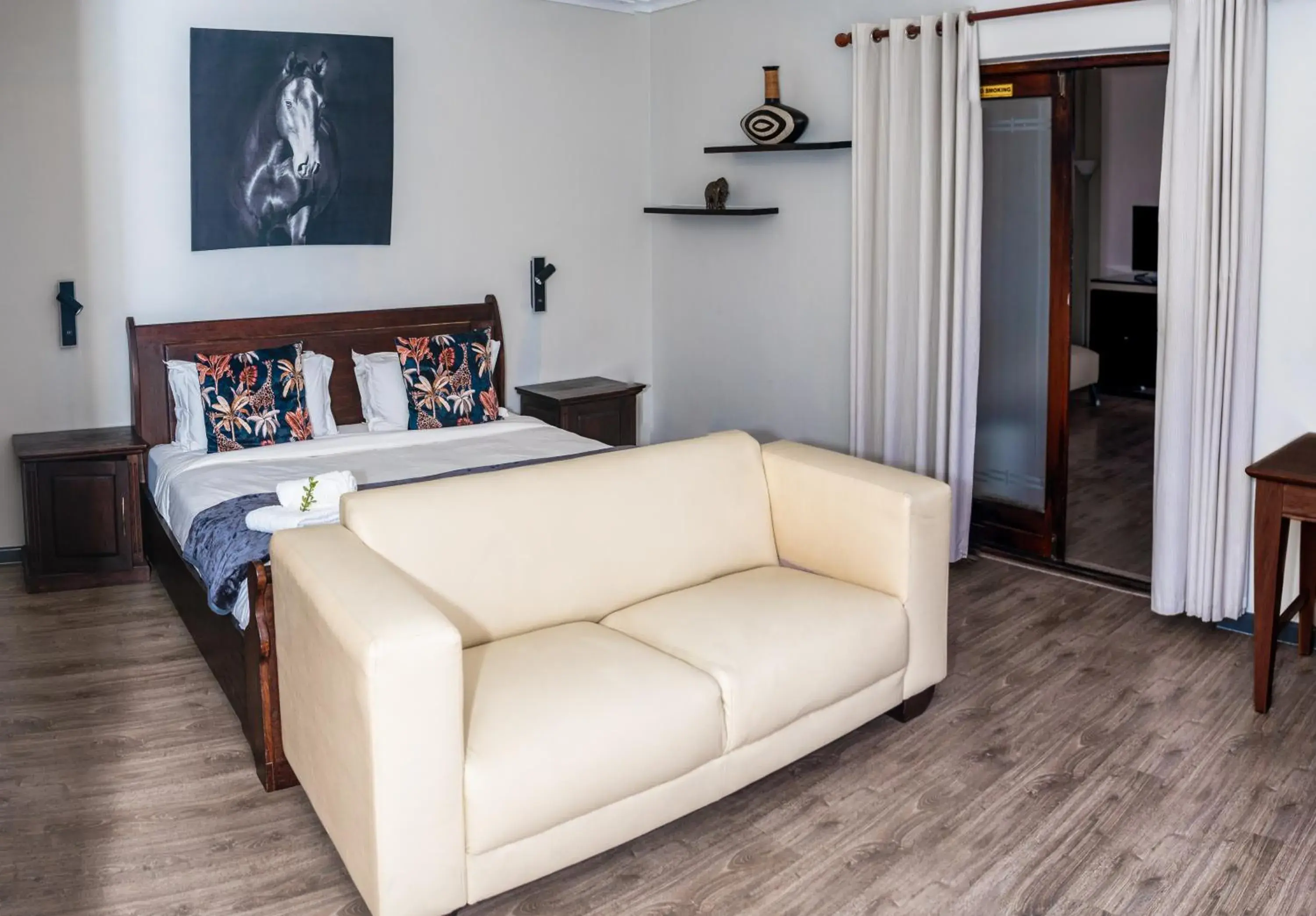 Family Room in Woodbridge Lodge Family Room in Woodbridge Lodge