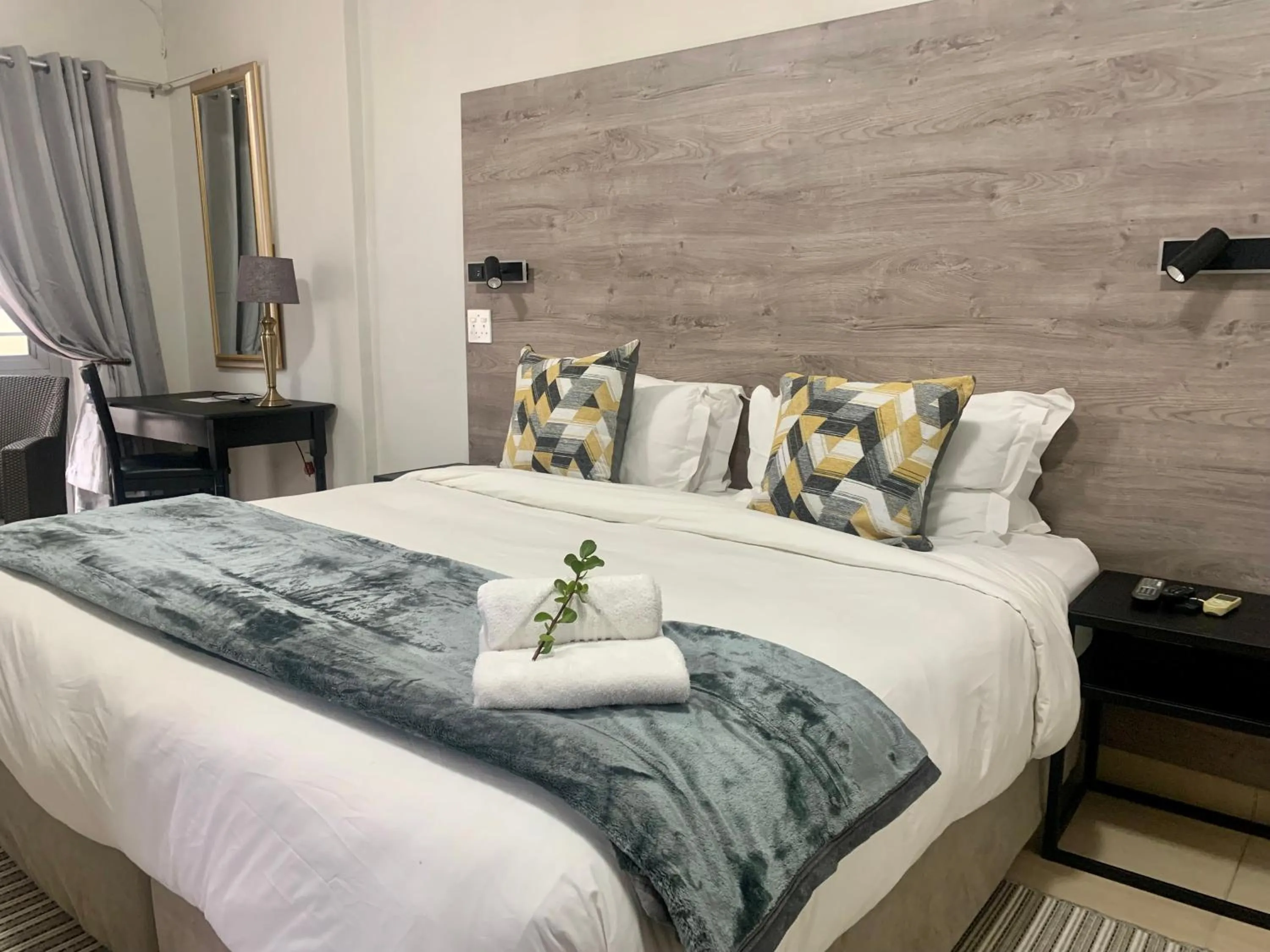 Bedroom, Bed in Woodbridge Lodge