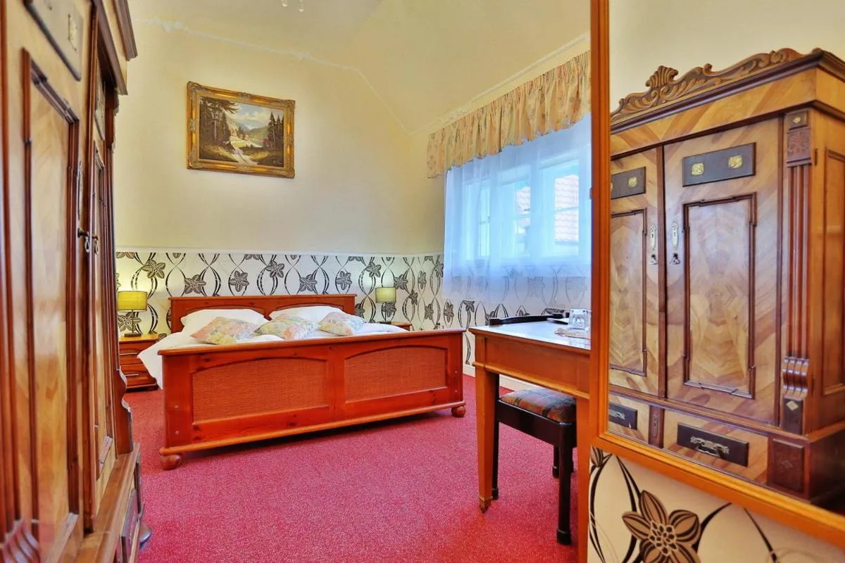 Photo of the whole room, Bed in Hotel Garden