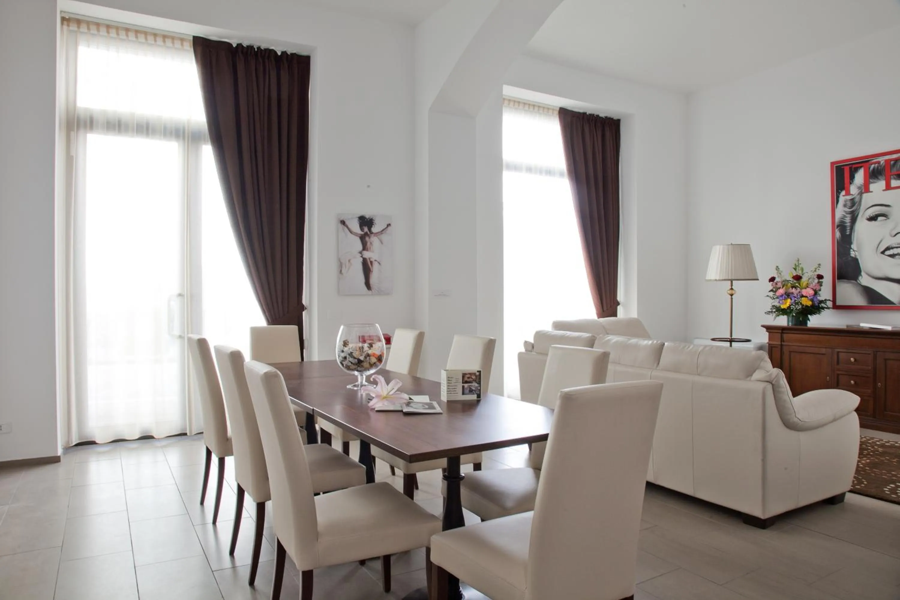 Communal lounge/ TV room in Santa Giulia Hotel e Residence Torino