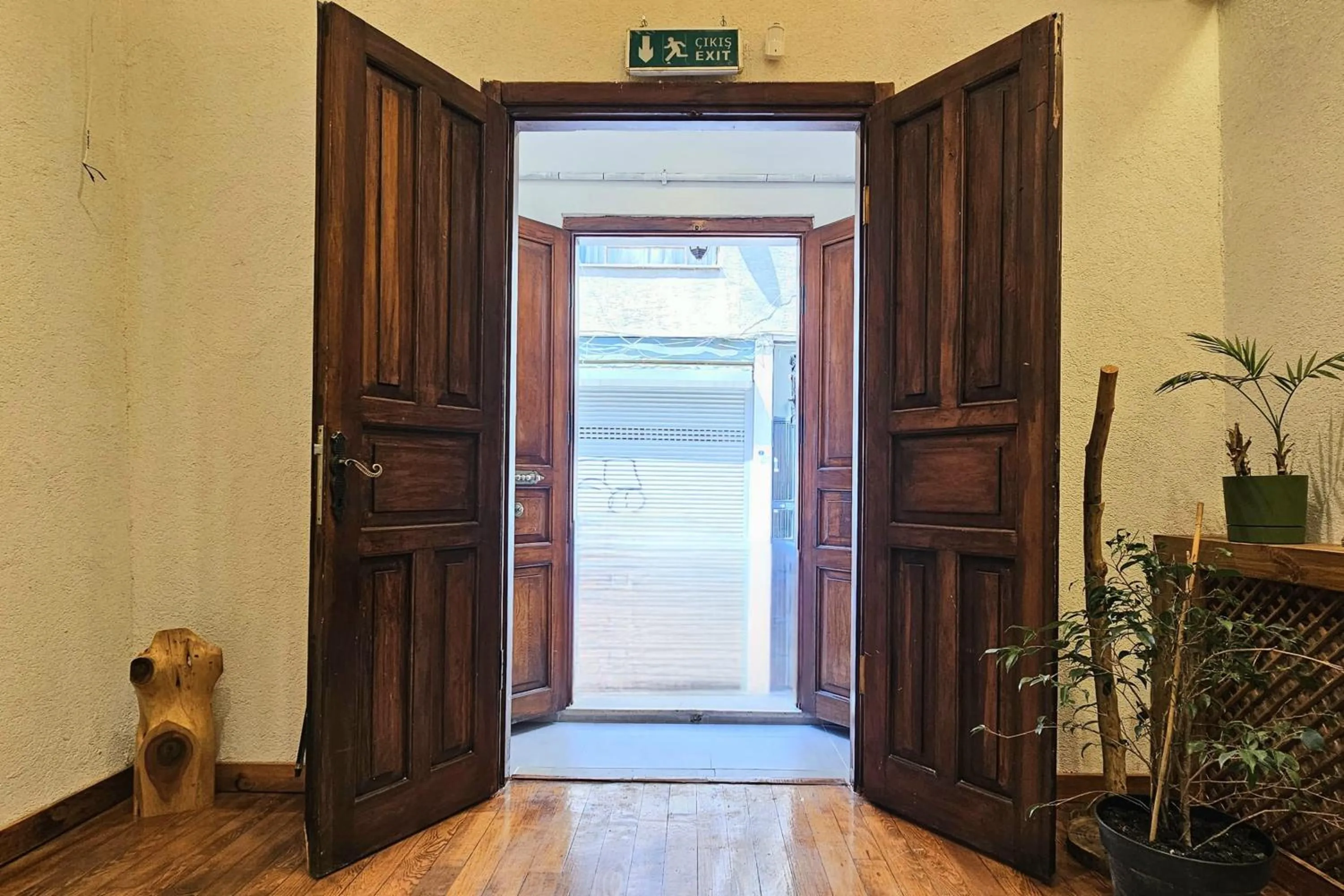 Lobby or reception in Mahzen Otel