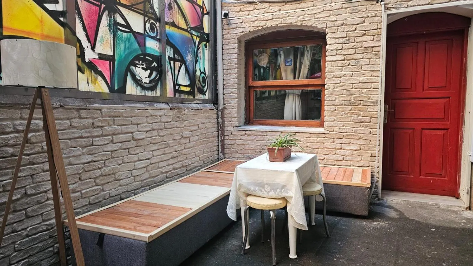 Patio in Mahzen Otel