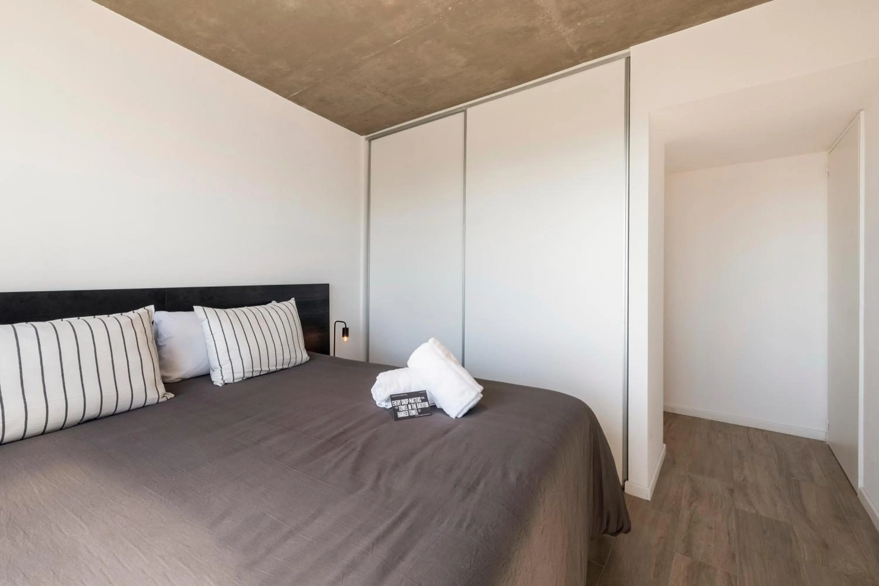 Bed in Top Rentals Nuñez